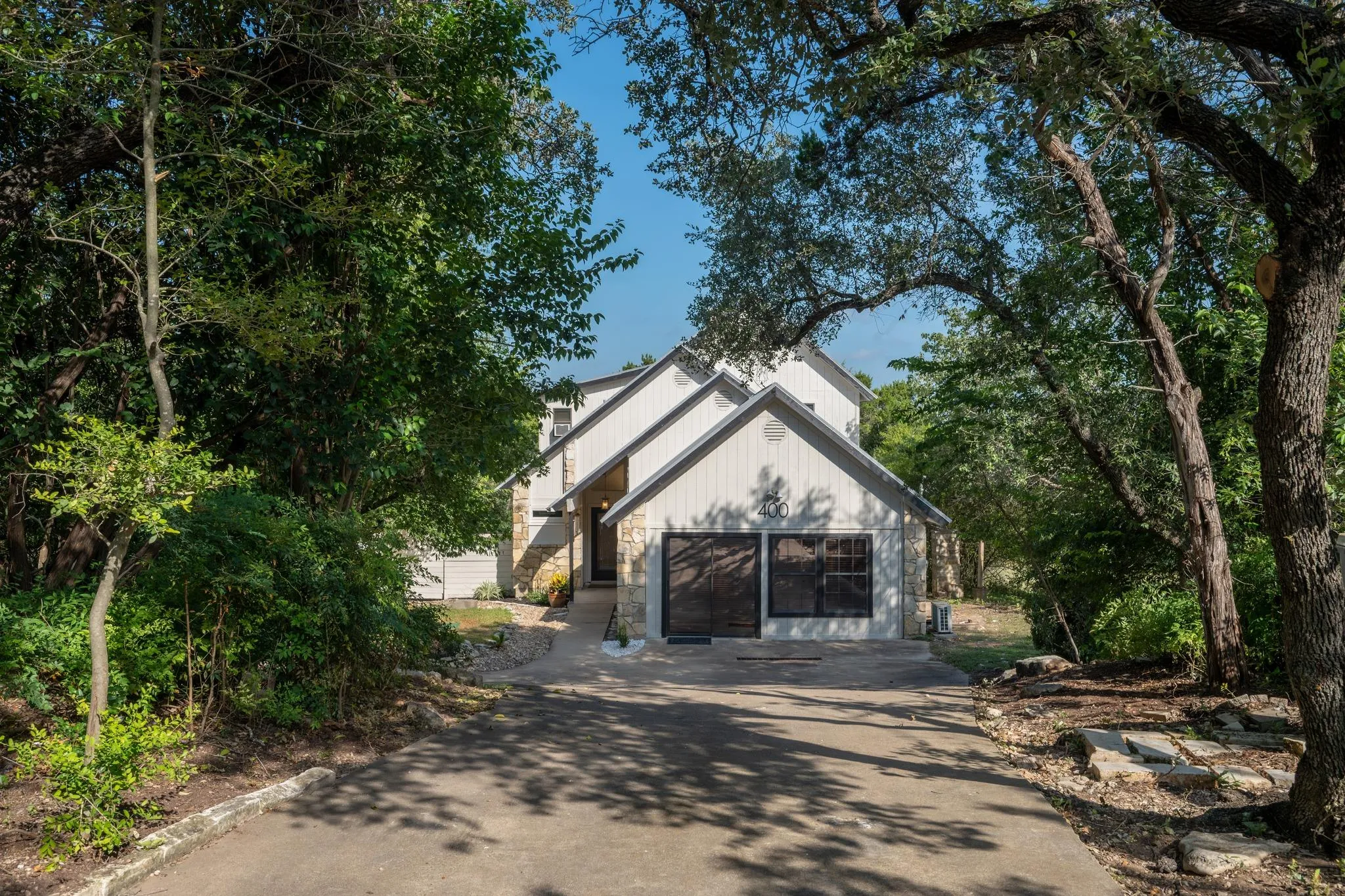 Photo 5 of 400 N LAURELWOOD DR