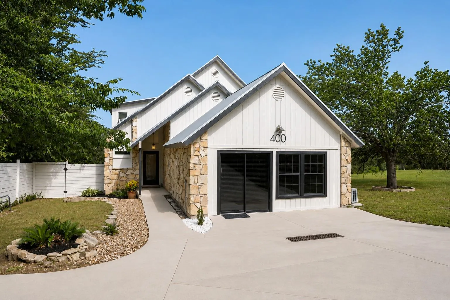 Photo of 400 N LAURELWOOD DR, Austin, TX, 78733