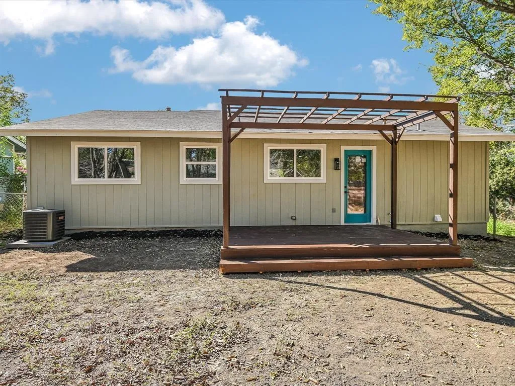 Photo 5 of 7004 CRAYBROUGH CIR