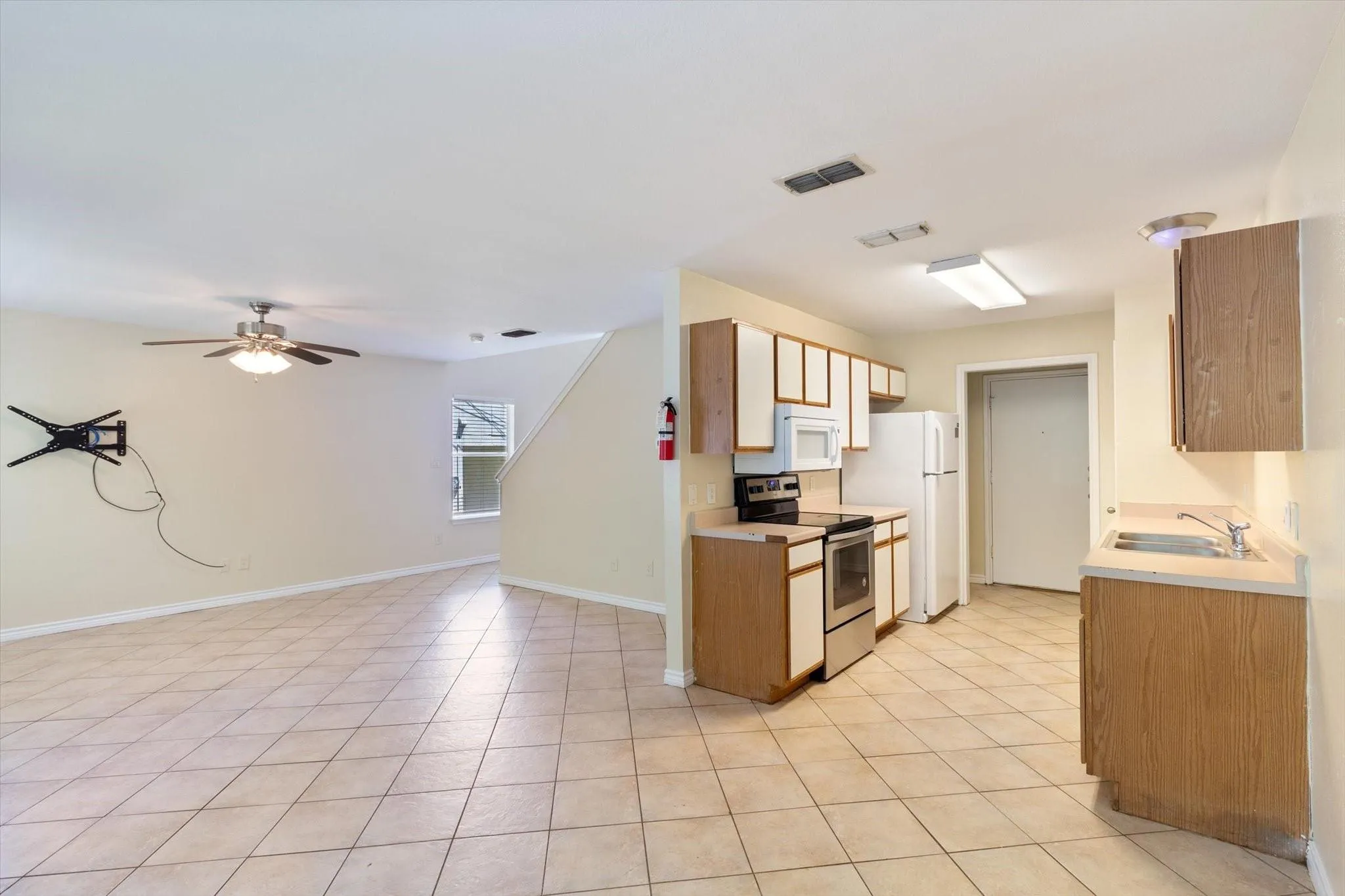 Photo 3 of 1013-1015 SAGEWOOD TRL #1013-1015