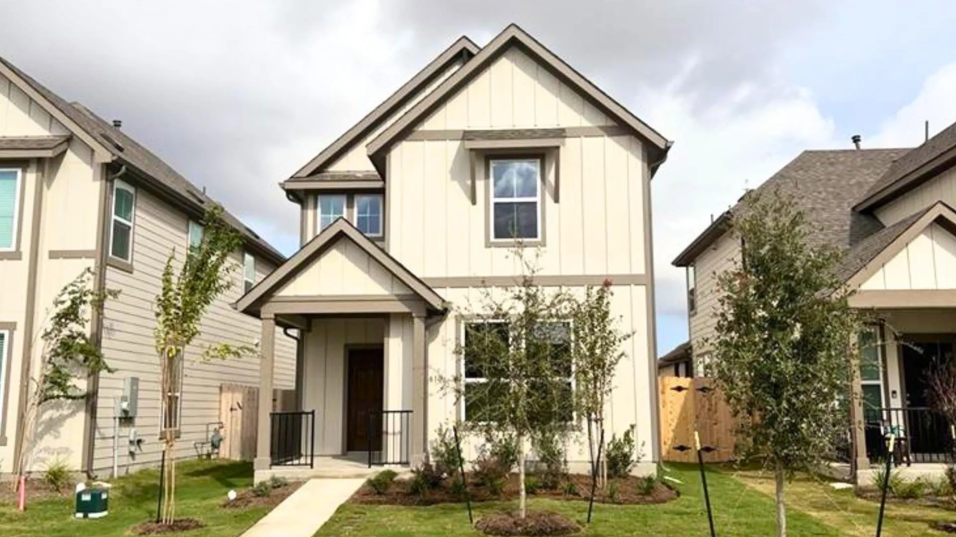 Photo of 510 ANSLEY CT, Taylor, TX, 76574