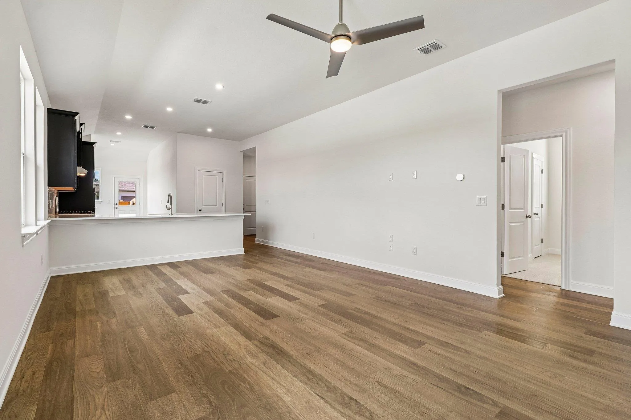 Photo 4 of 191 GLOCKEN LN