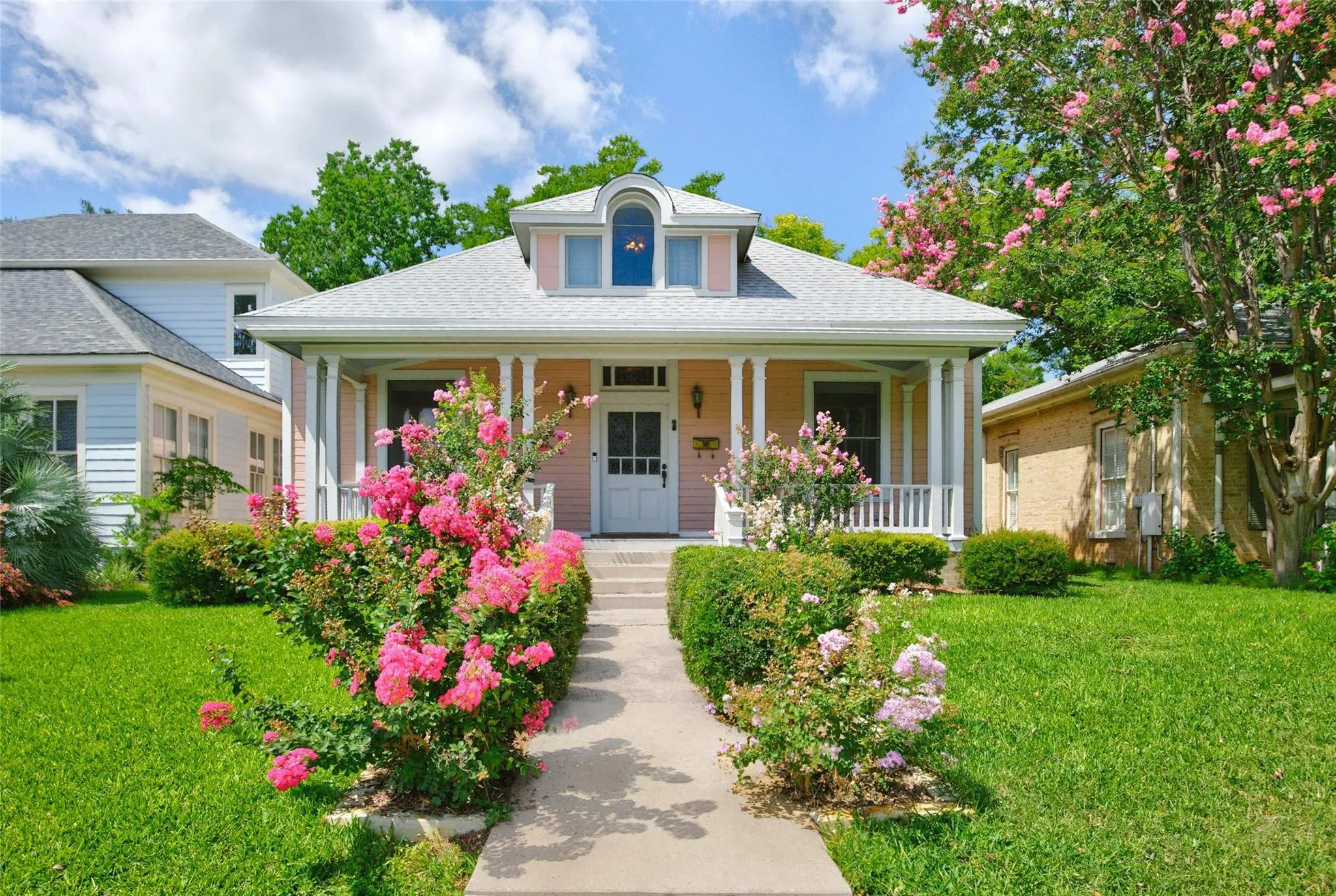 Photo of 812 W 10TH ST, Austin, TX, 78701