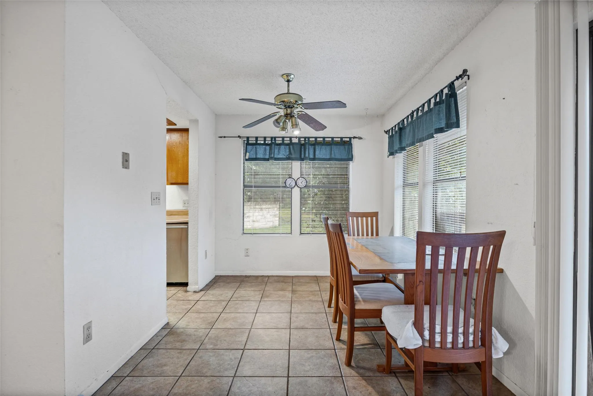 Photo 3 of 5311 AVISPA WAY