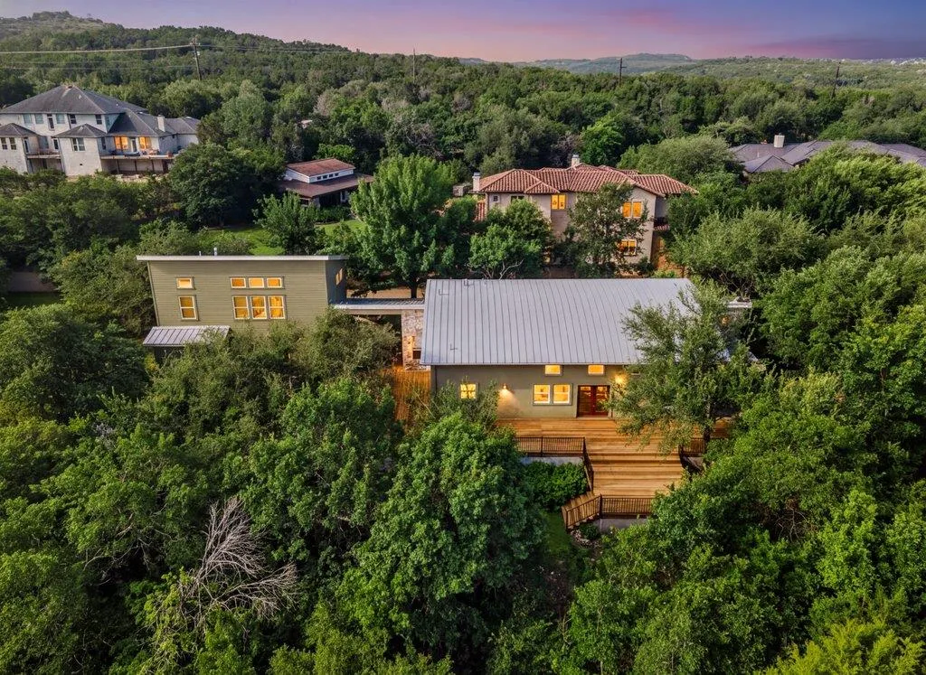 Photo of 10200 BIRDLIP CIR, Austin, TX, 78733