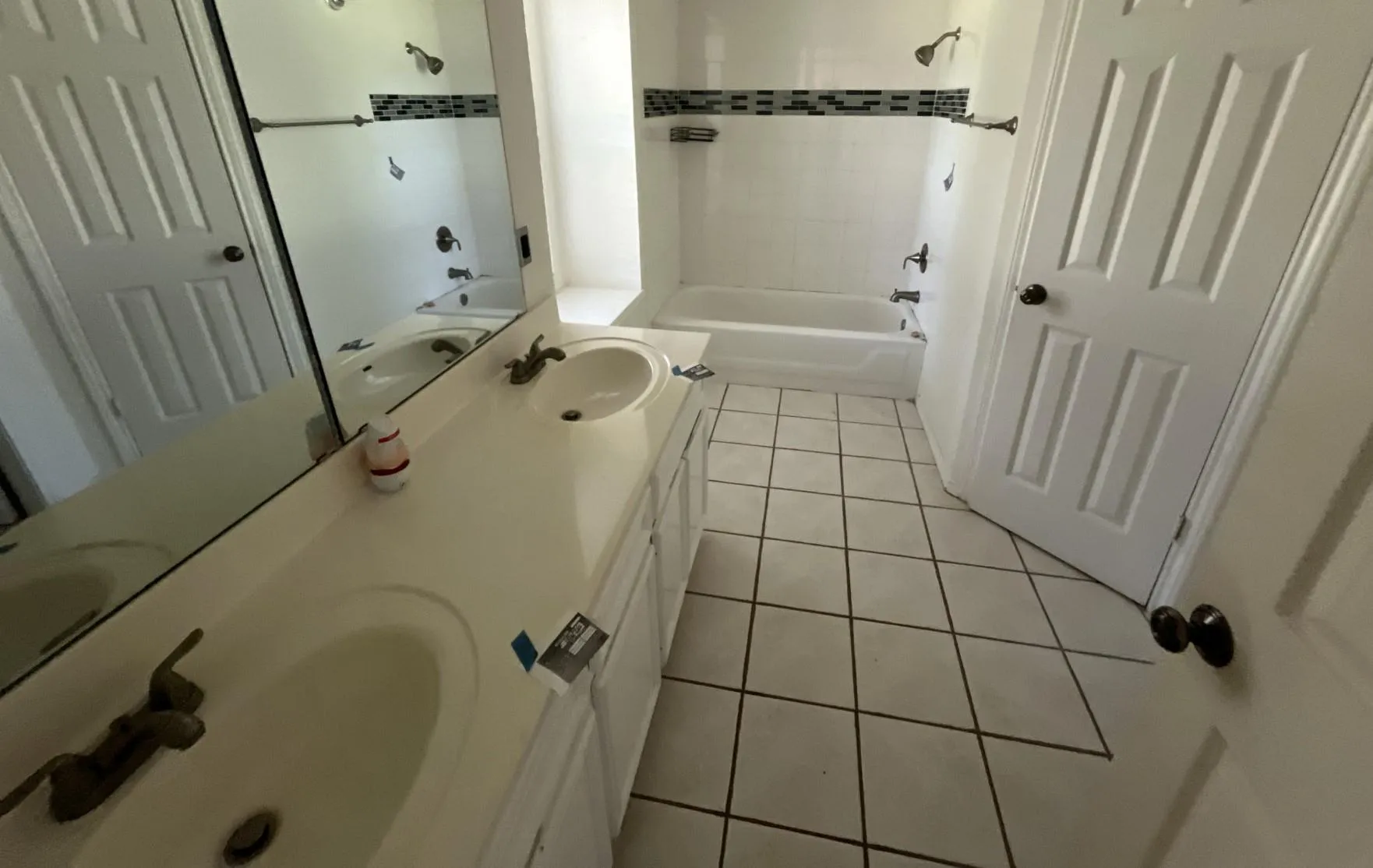Photo 5 of 1712 SOMERSET DR
