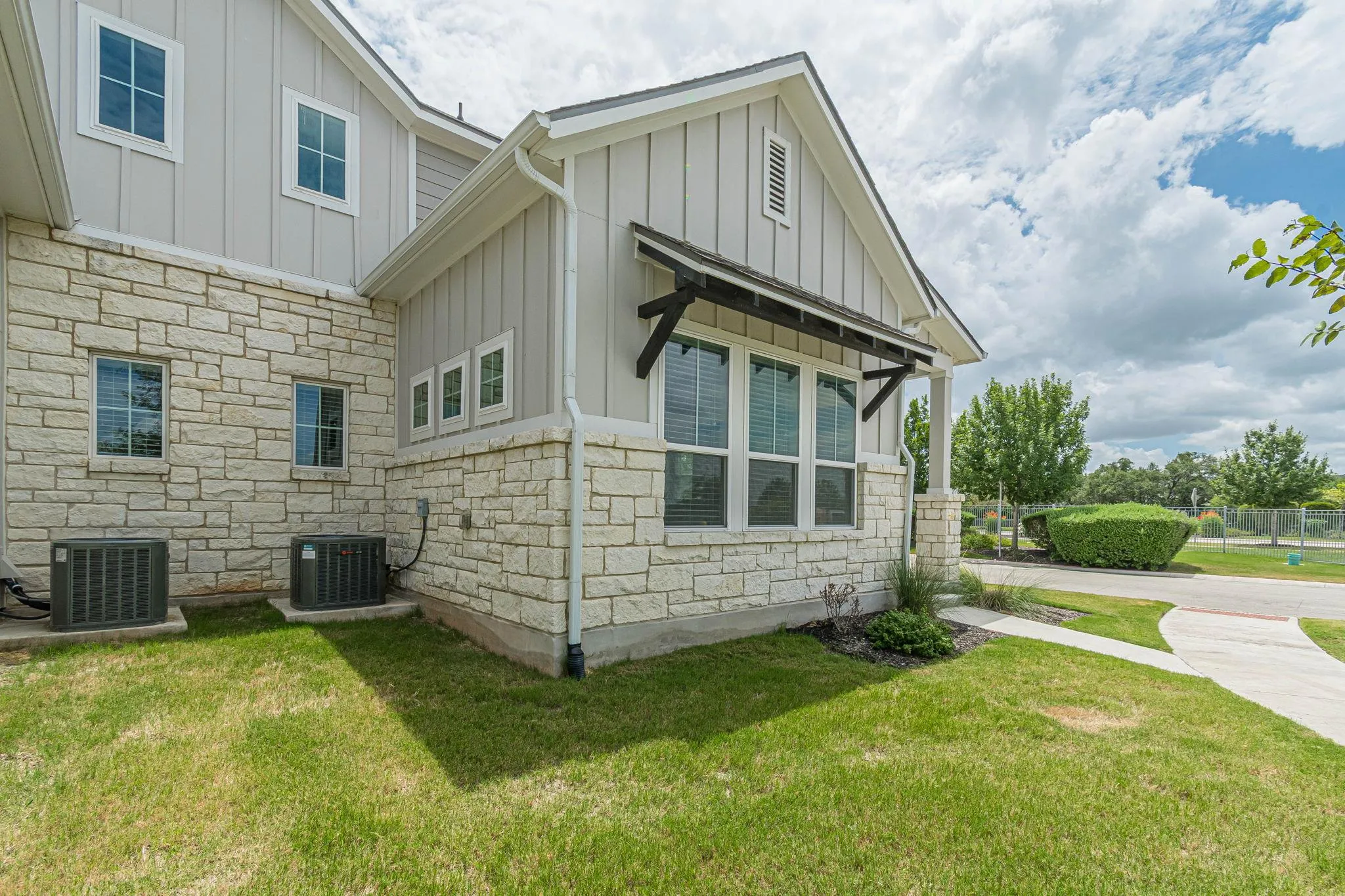 Photo 3 of 105 HARBORSIDE DR #101