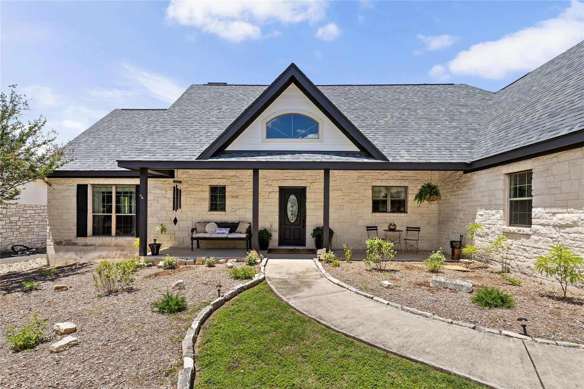 Photo 2 of 39 PEBBLEBROOK LN