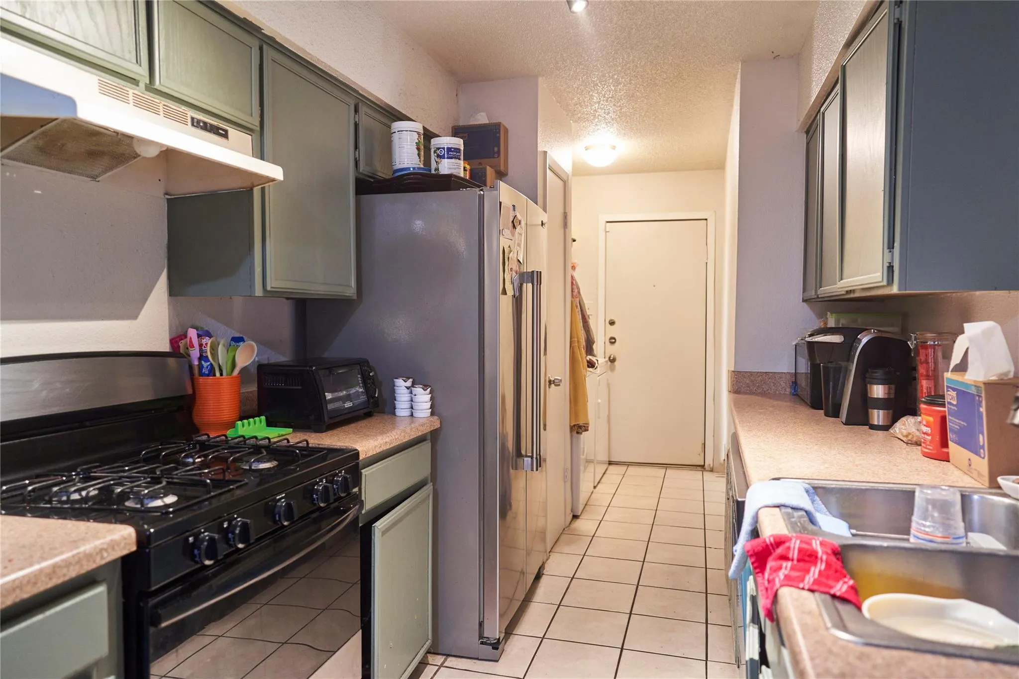 Photo 2 of 16001 STONEHAM CIR
