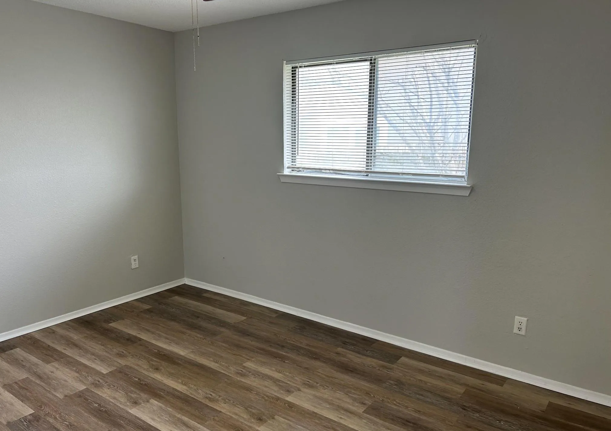 Photo 5 of 16001 STONEHAM CIR
