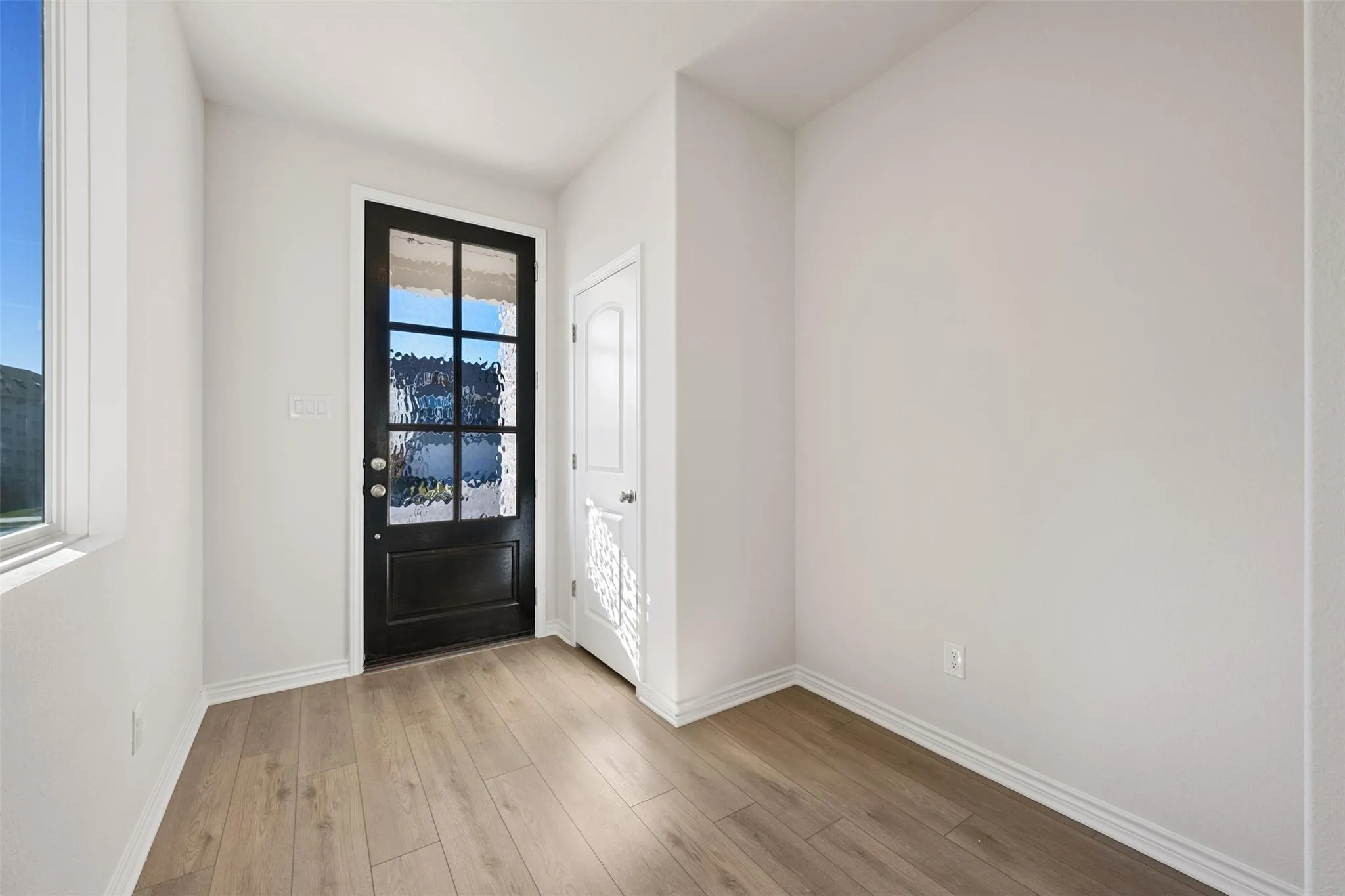 Photo 2 of 160 RANIER WAY