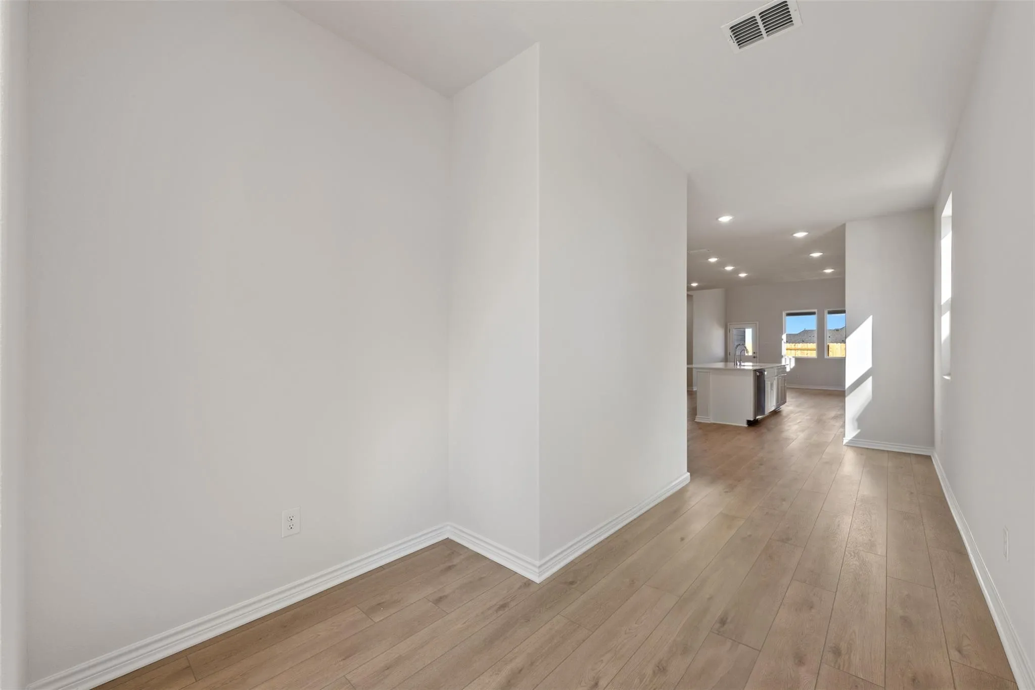 Photo 3 of 160 RANIER WAY