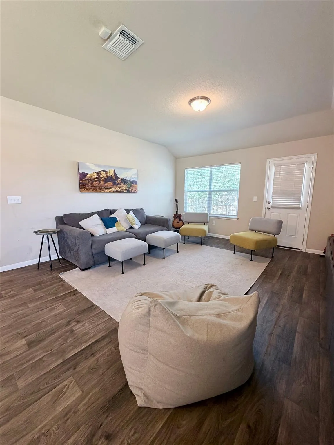 Photo 3 of 13940 HEYWOOD DR