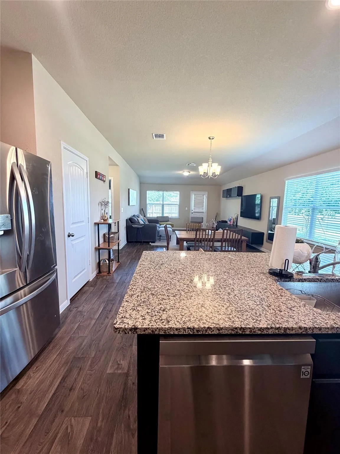 Photo 4 of 13940 HEYWOOD DR