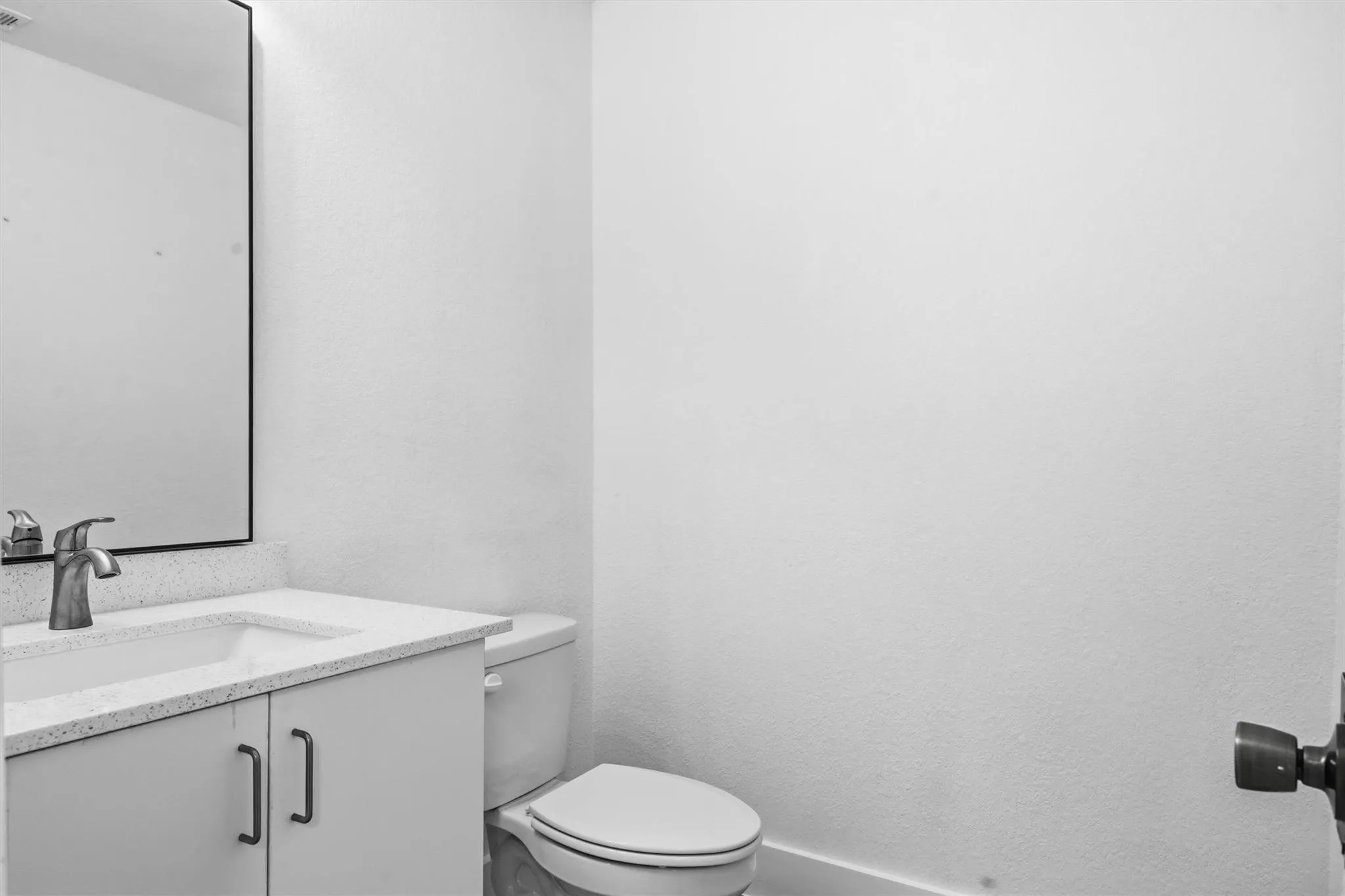 Photo 5 of 215 MYRTLE ST