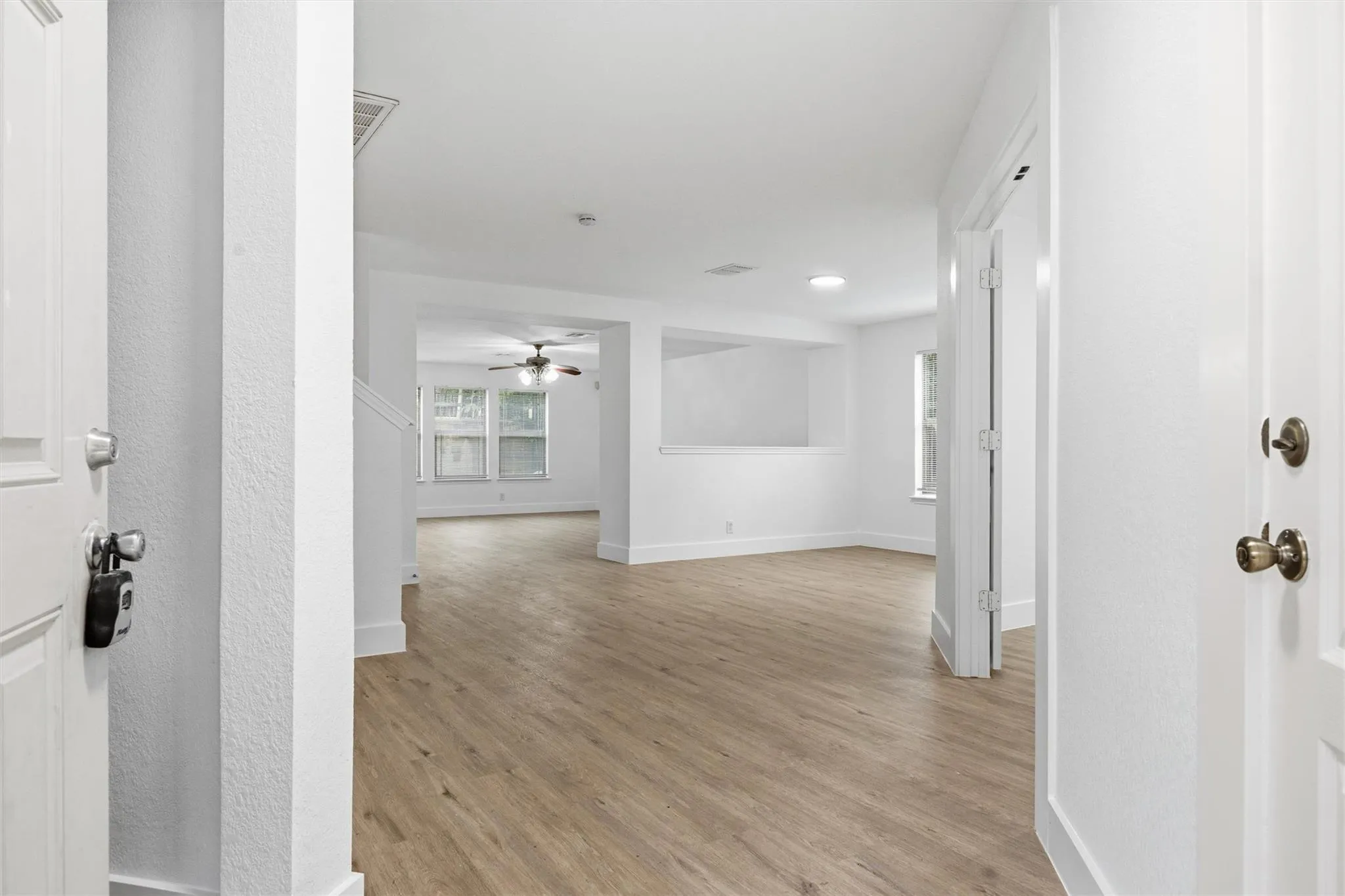 Photo 4 of 215 MYRTLE ST