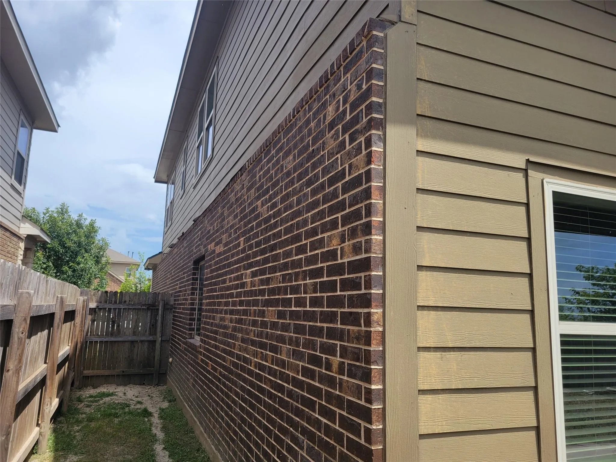 Photo 4 of 225 SHALE CIR