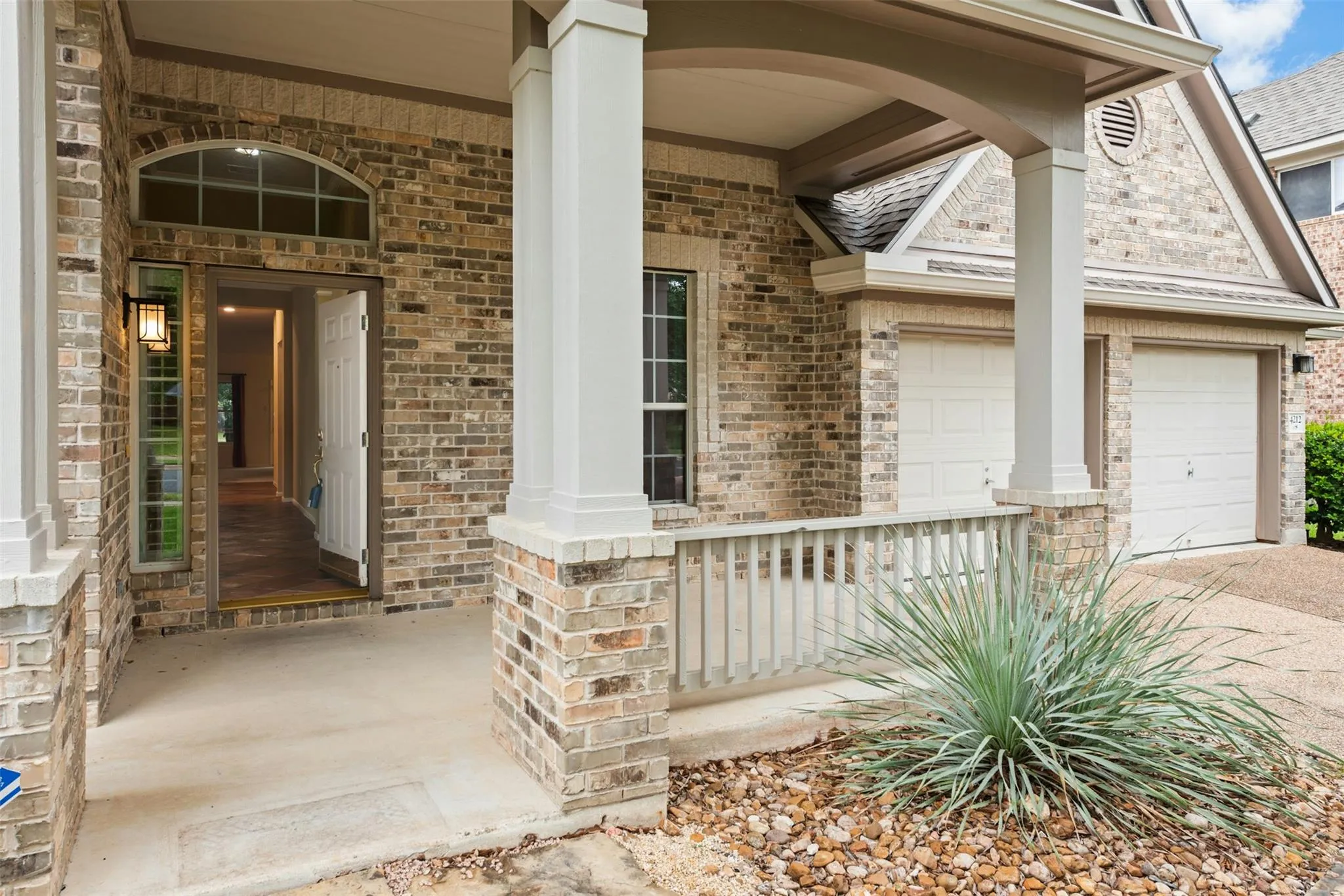 Photo 4 of 4212 MEADOW VISTA LN