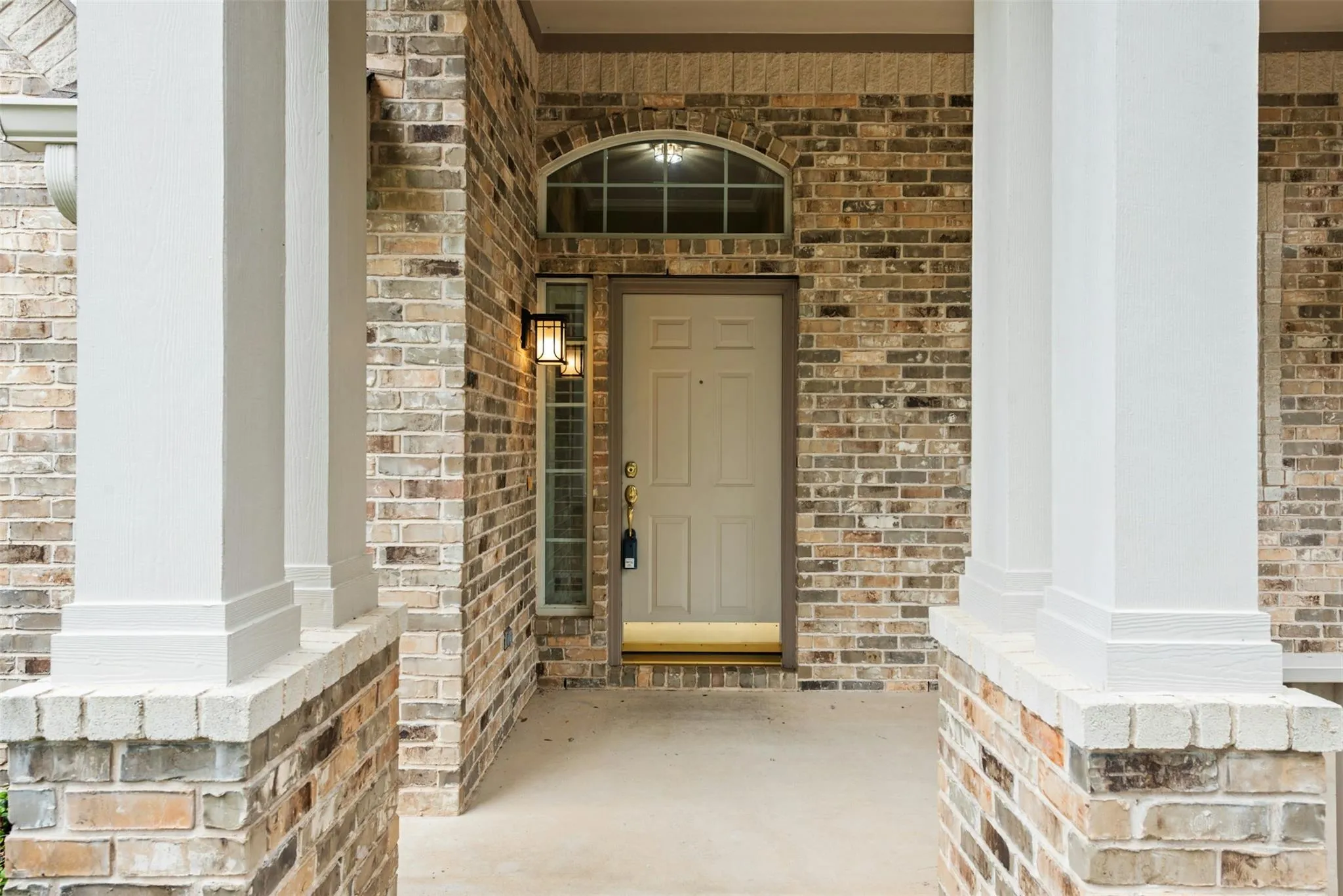 Photo 5 of 4212 MEADOW VISTA LN