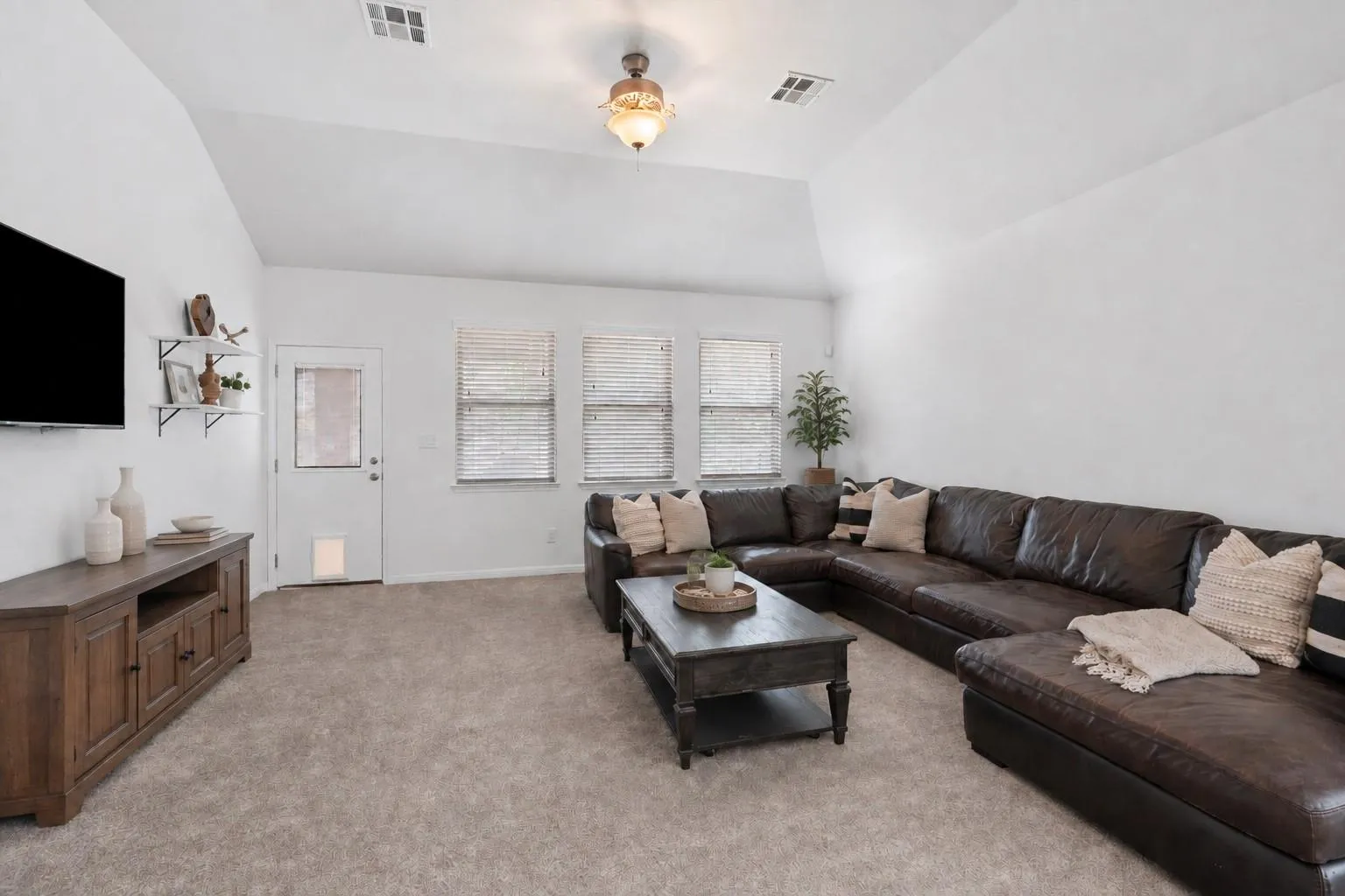 Photo 4 of 2624 ENZA DR