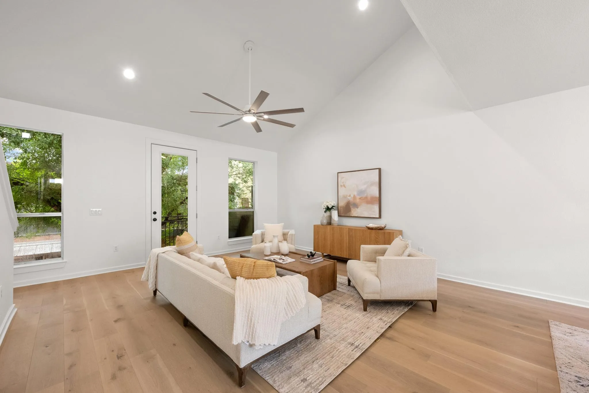 Photo 4 of 1205 KINNEY AVE #H