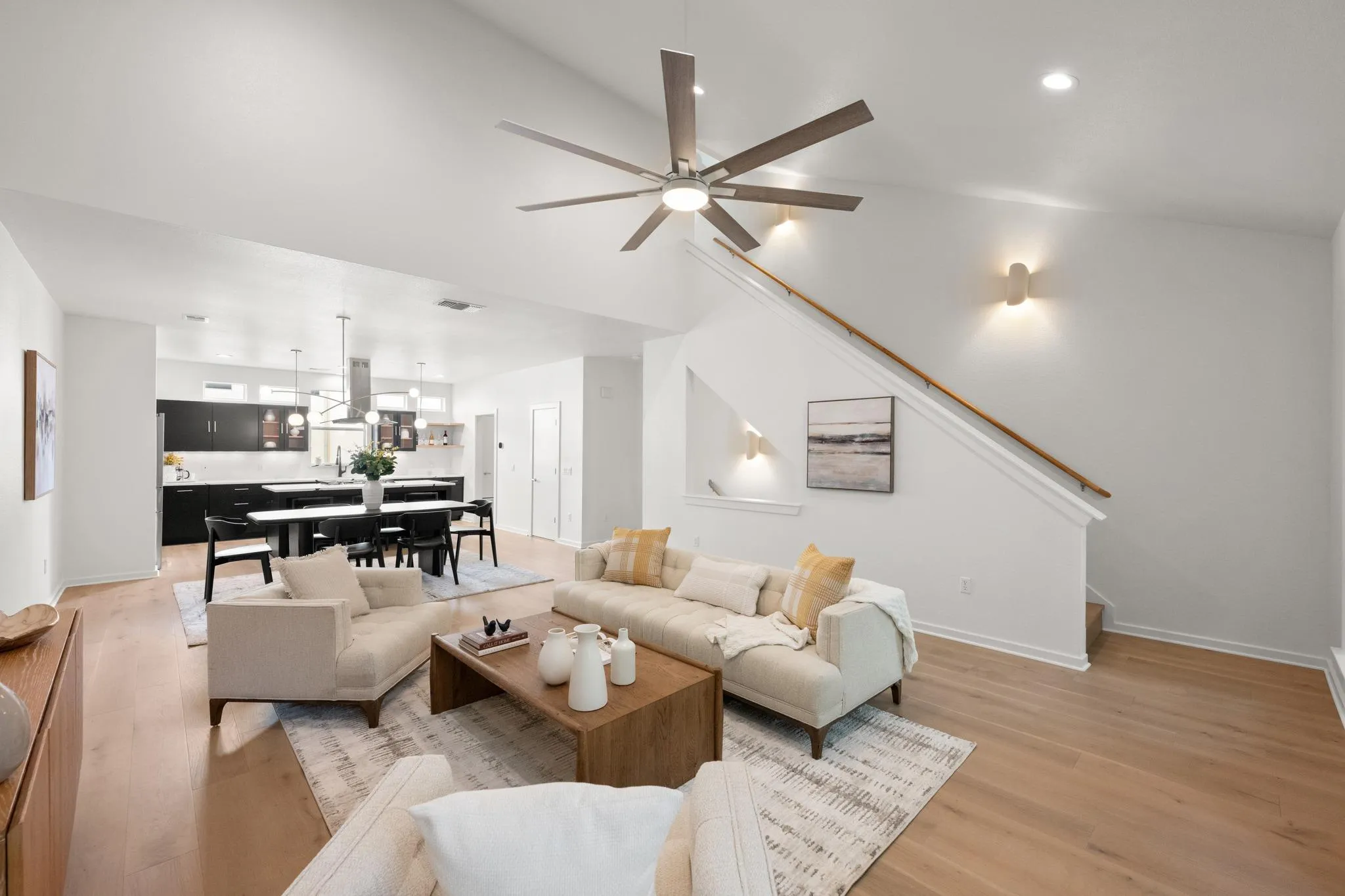 Photo 3 of 1205 KINNEY AVE #H