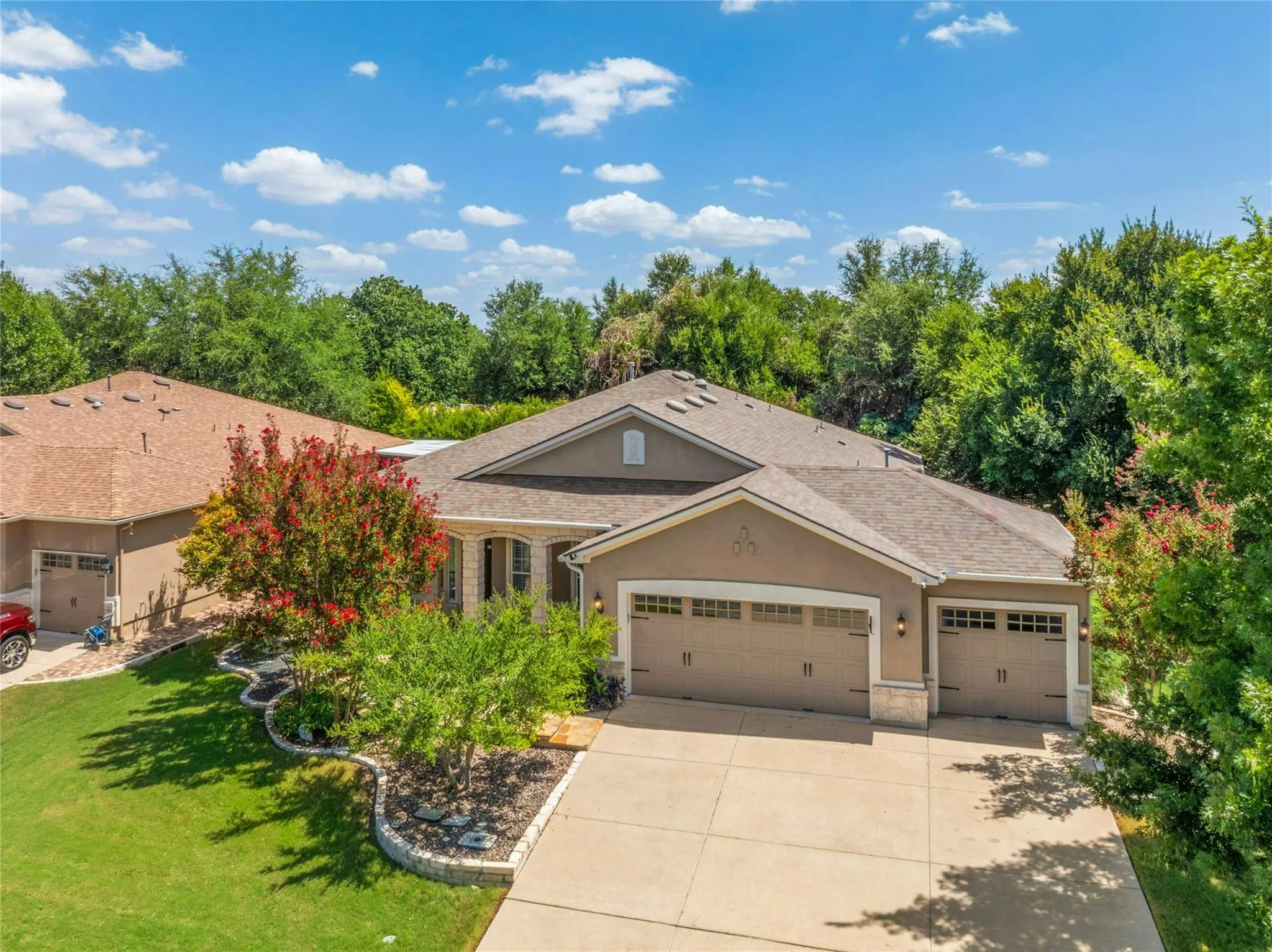 Photo of 201 YELLOW ROSE TRL, Georgetown, TX, 78633