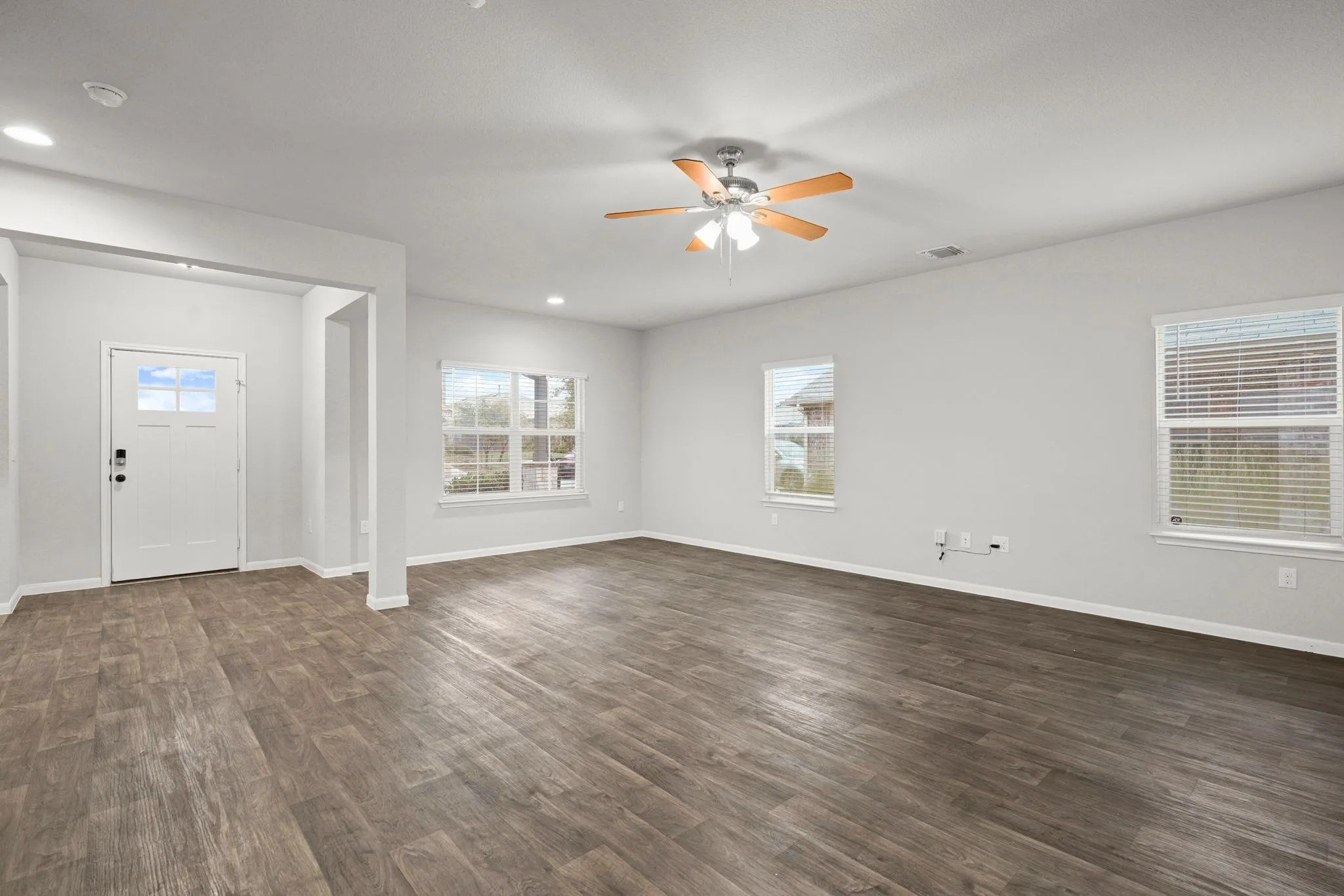 Photo 4 of 14001 HEYWOOD DR