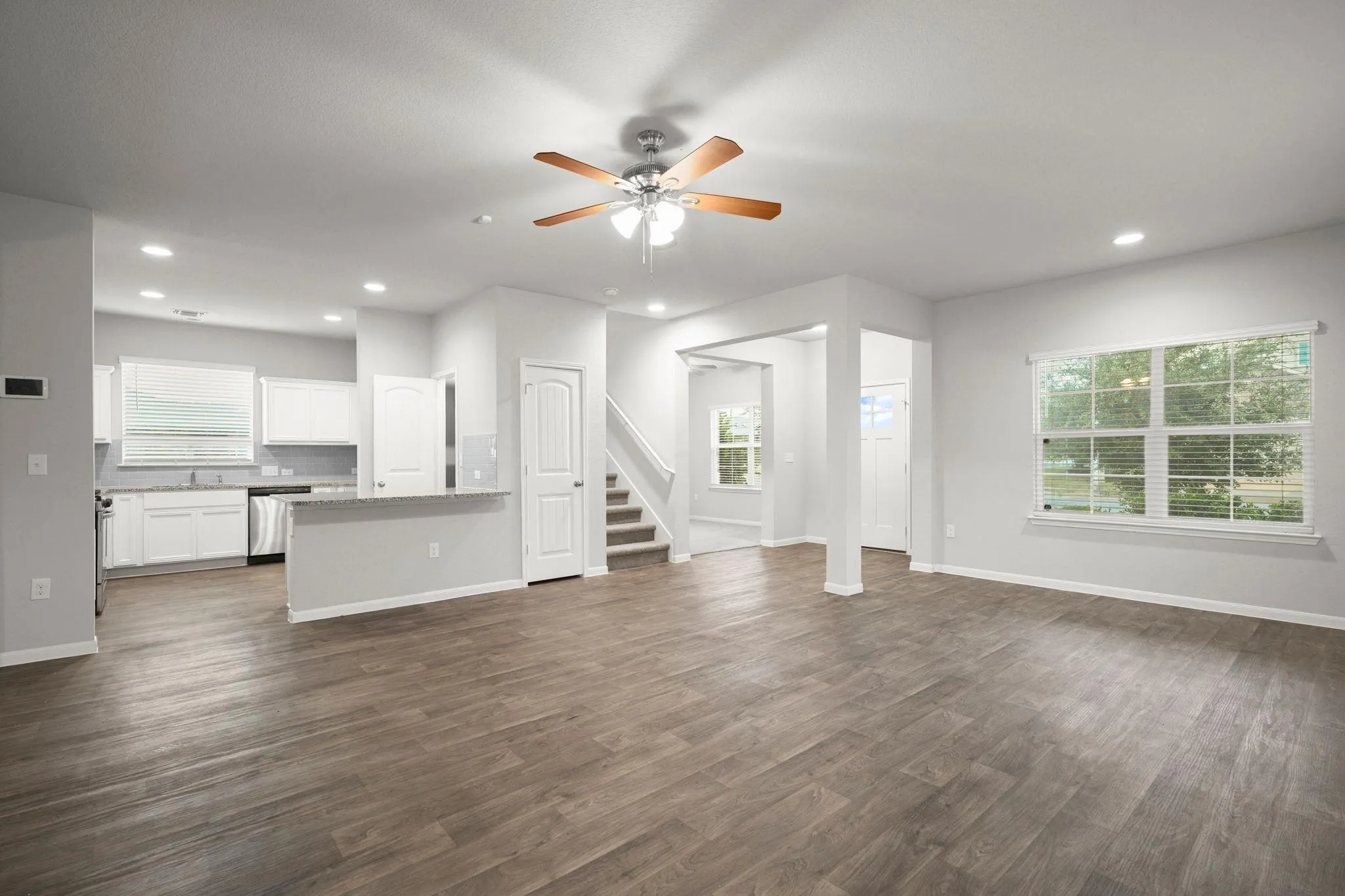 Photo 3 of 14001 HEYWOOD DR