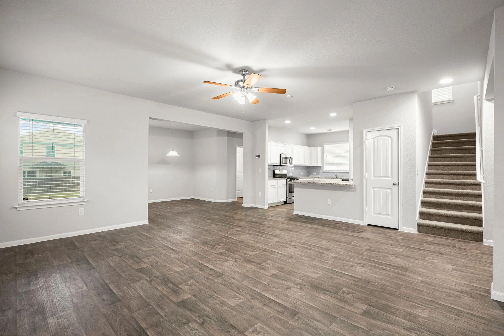 Photo 2 of 14001 HEYWOOD DR