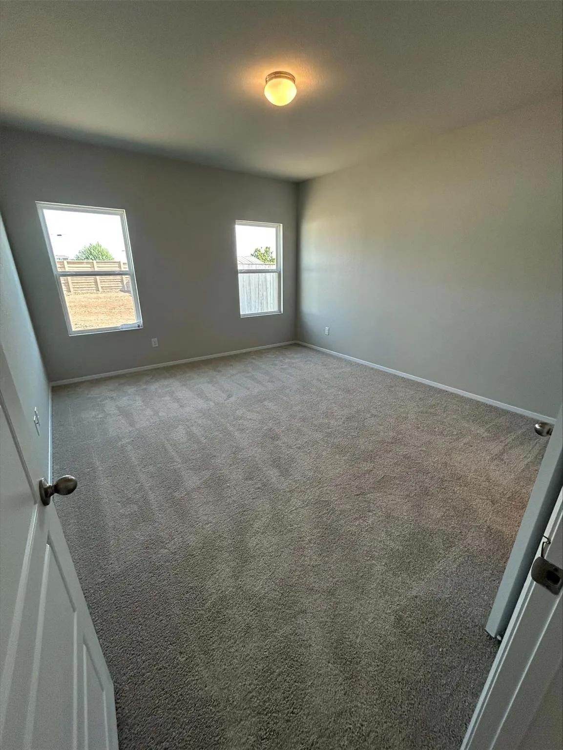 Photo 4 of 150 LENNOX DR