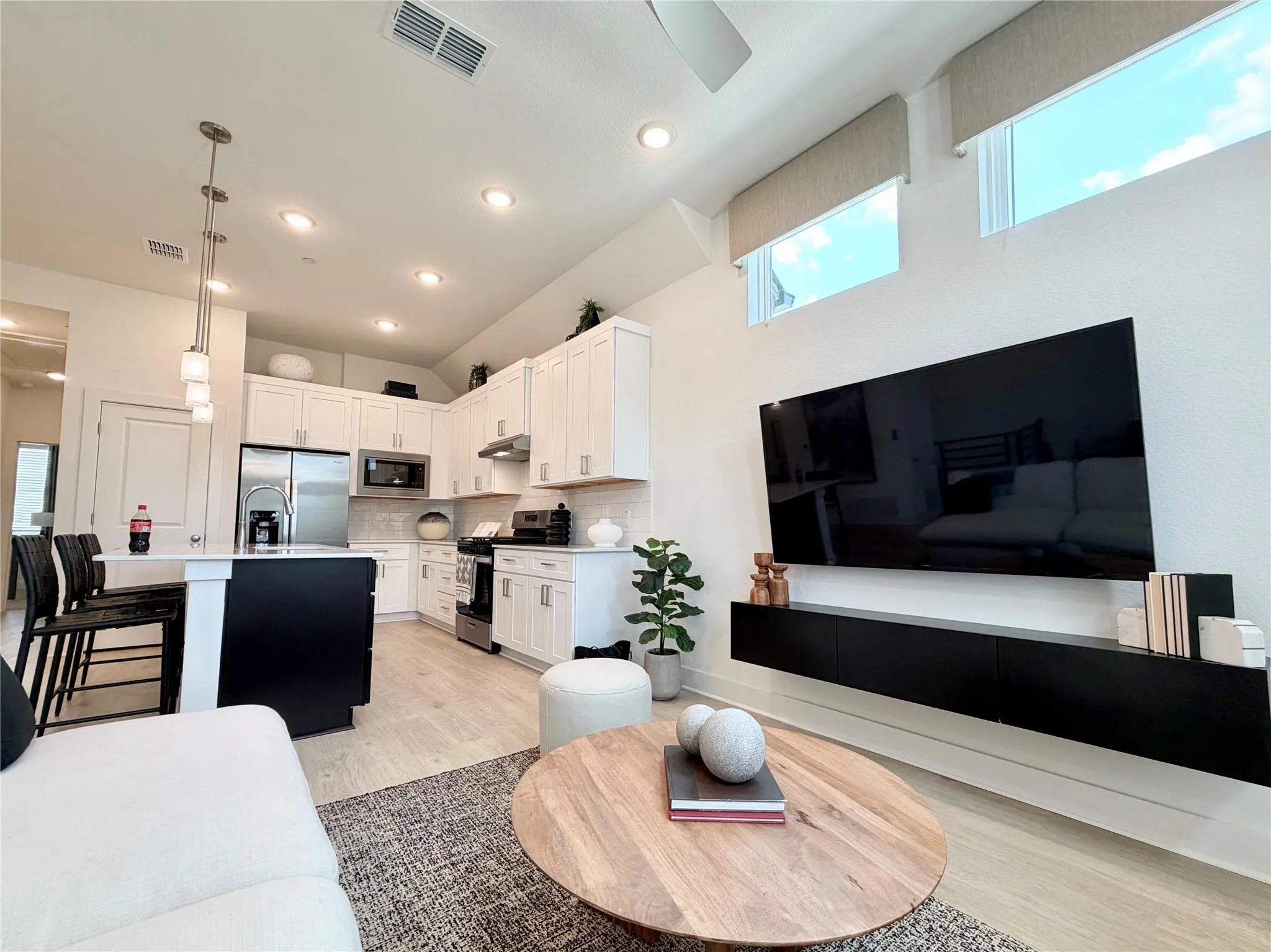 Photo 5 of 200 W 56TH ST #7104