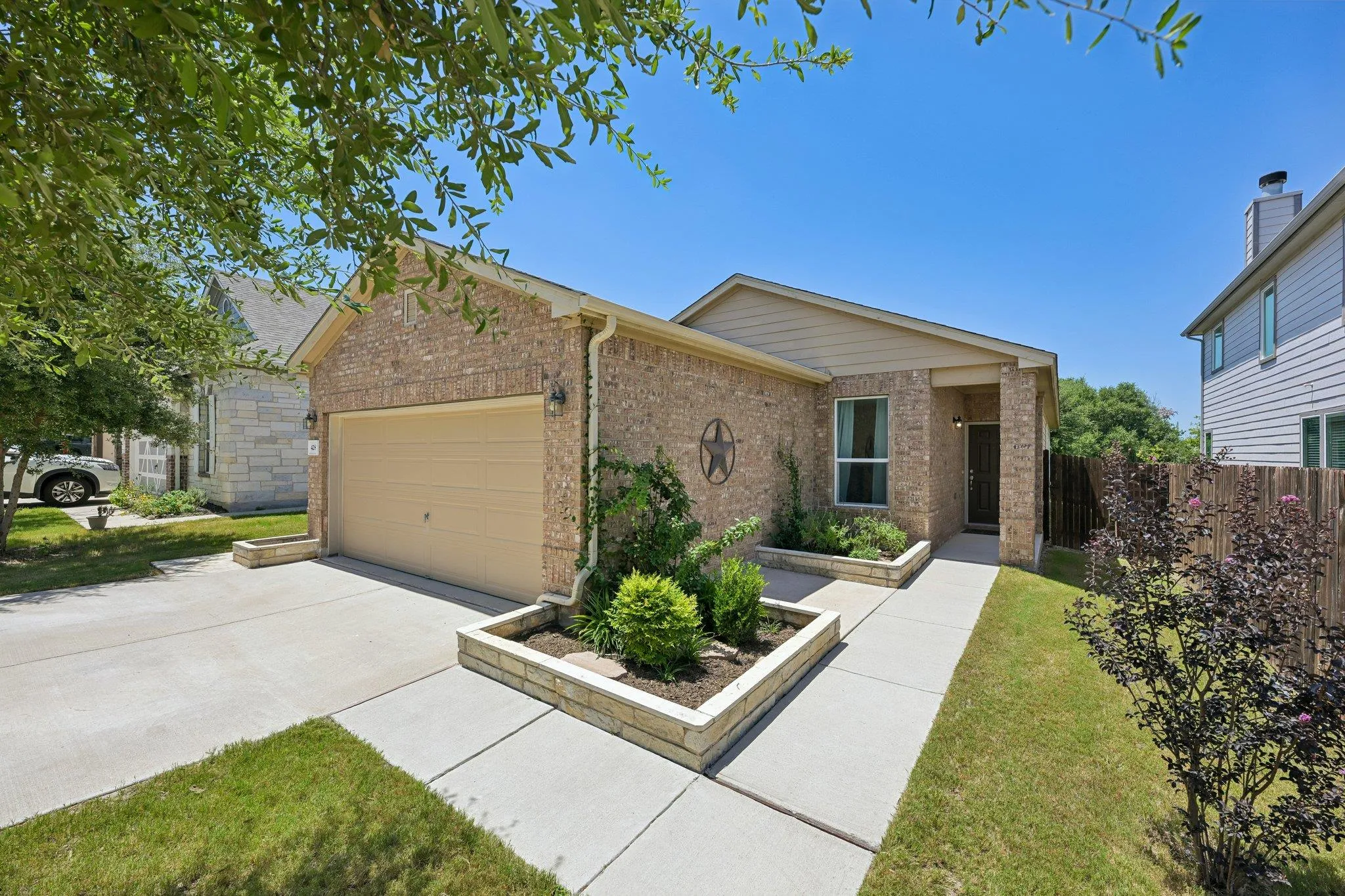 Photo 2 of 428 LOS COBOS LN