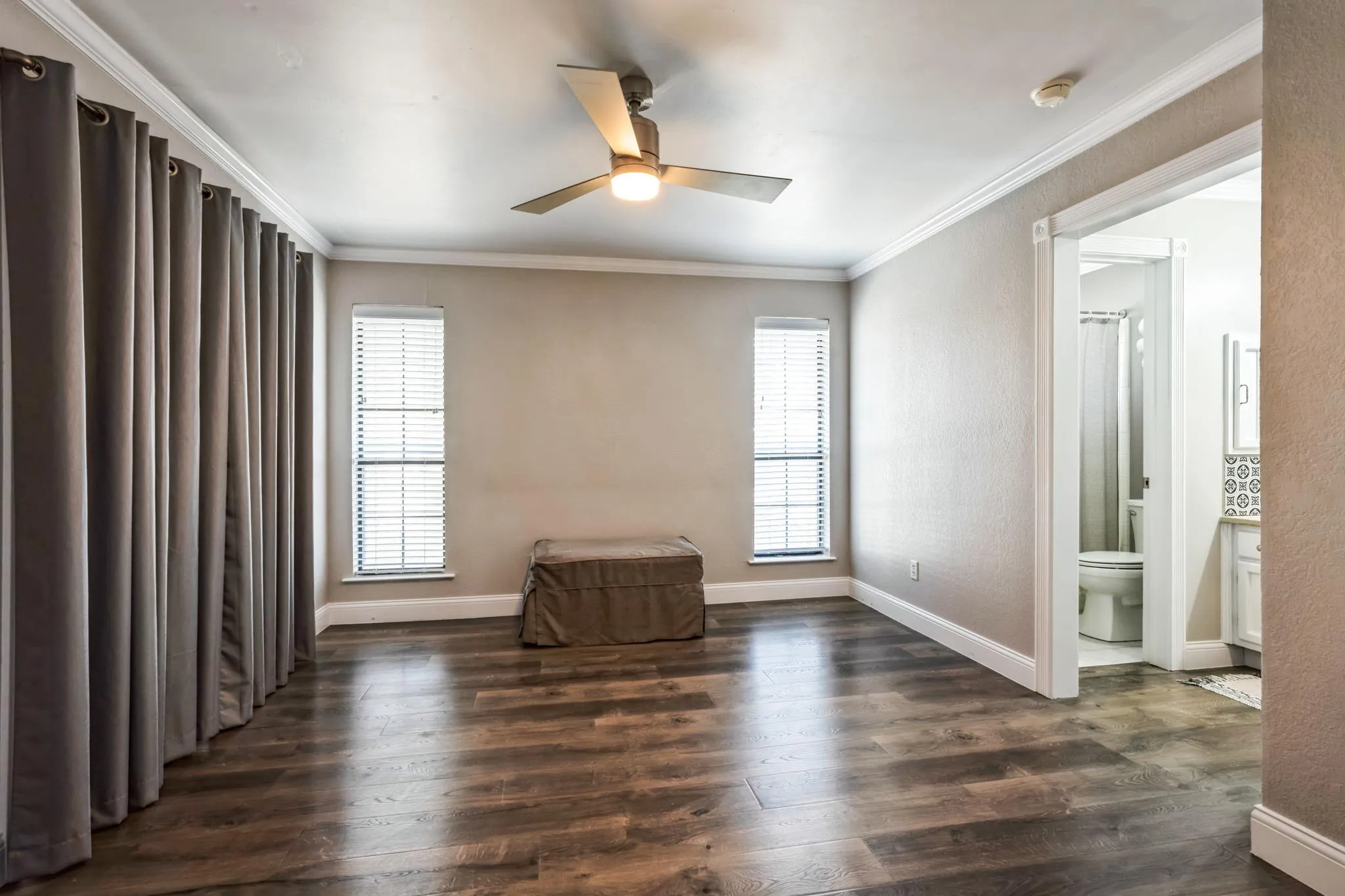 Photo 3 of 1202 THORPE LN #406D