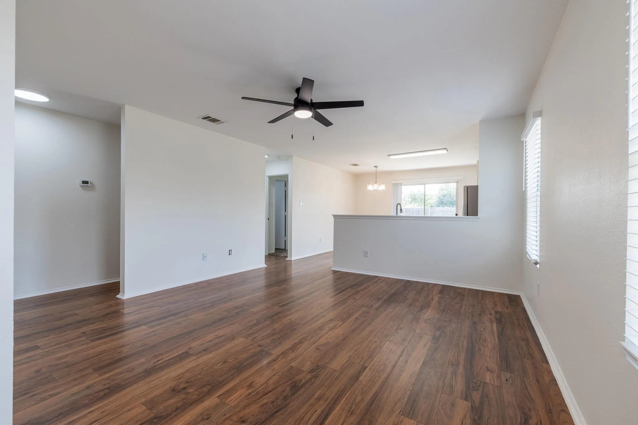 Photo 3 of 306 QUAIL HOLLOW DR
