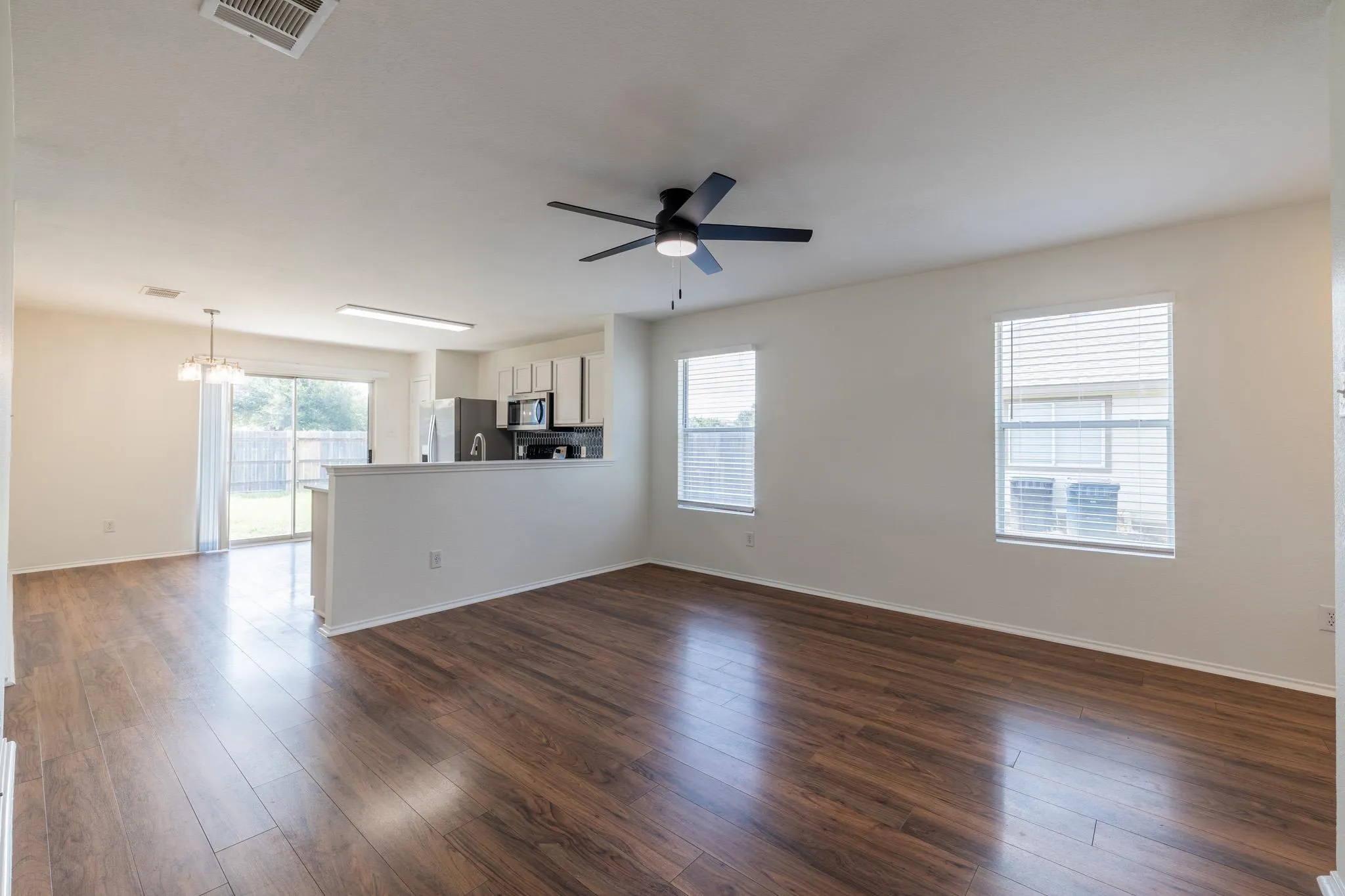 Photo 5 of 306 QUAIL HOLLOW DR