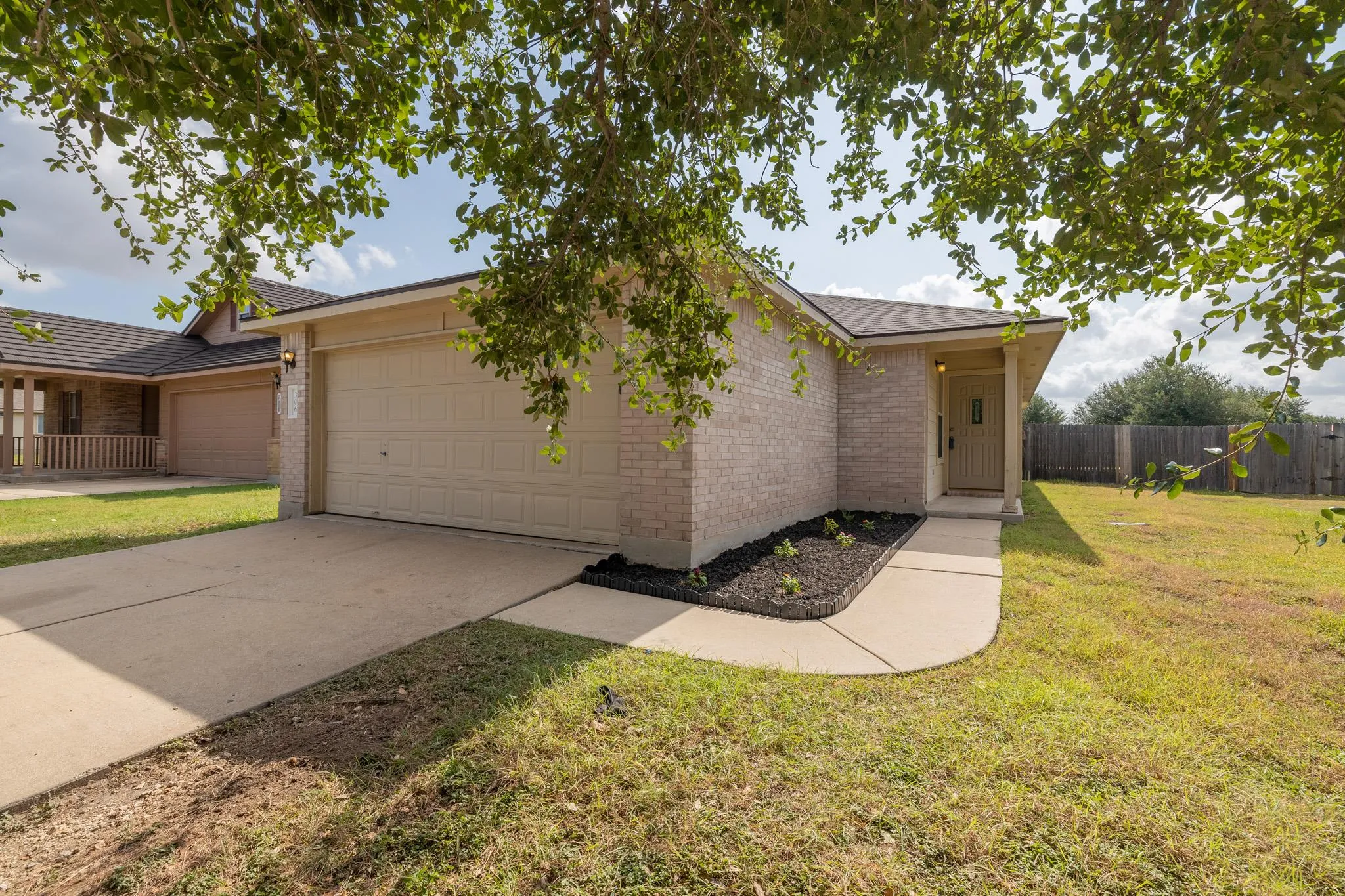 Photo of 306 QUAIL HOLLOW DR, Hutto, TX, 78634