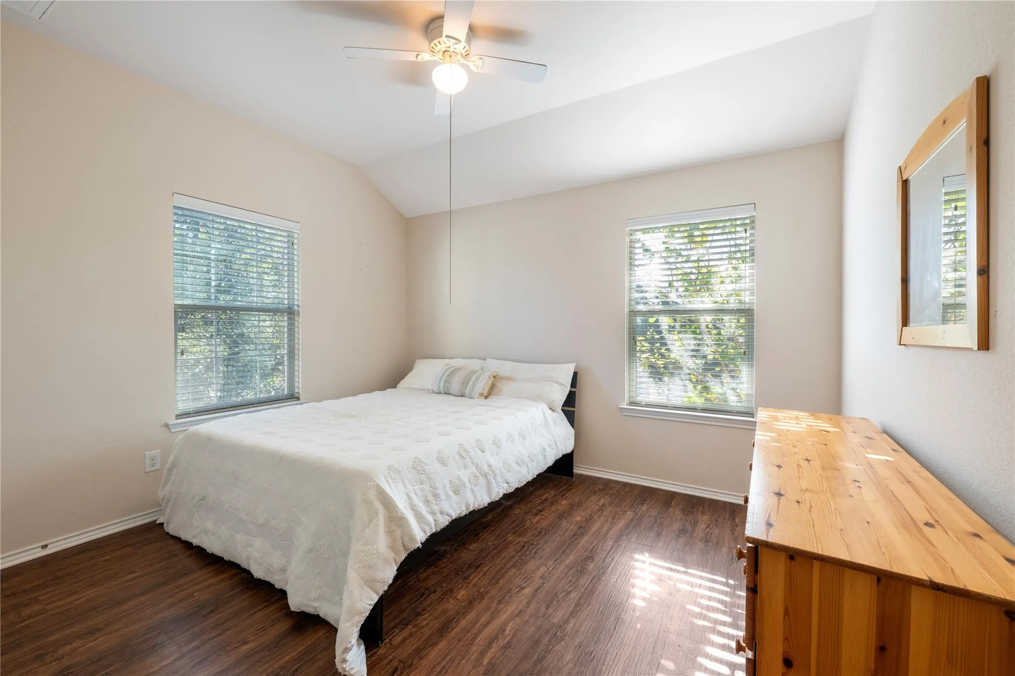 Photo 4 of 708 MARC TAYLOR DR