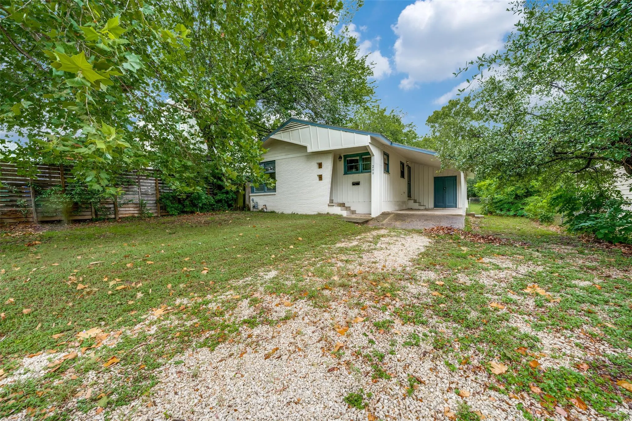 Photo of 209 WOODWARD ST, Austin, 78704