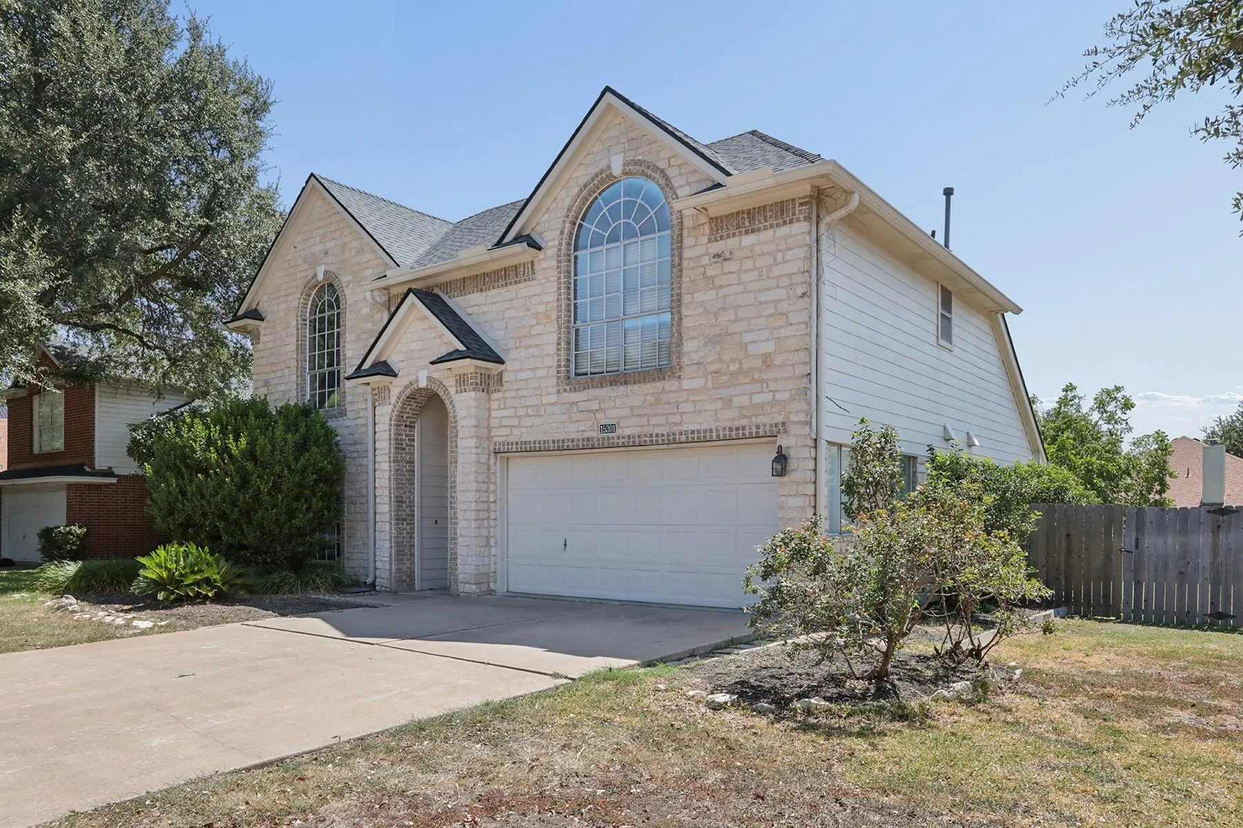 Photo 2 of 15301 ECORIO DR