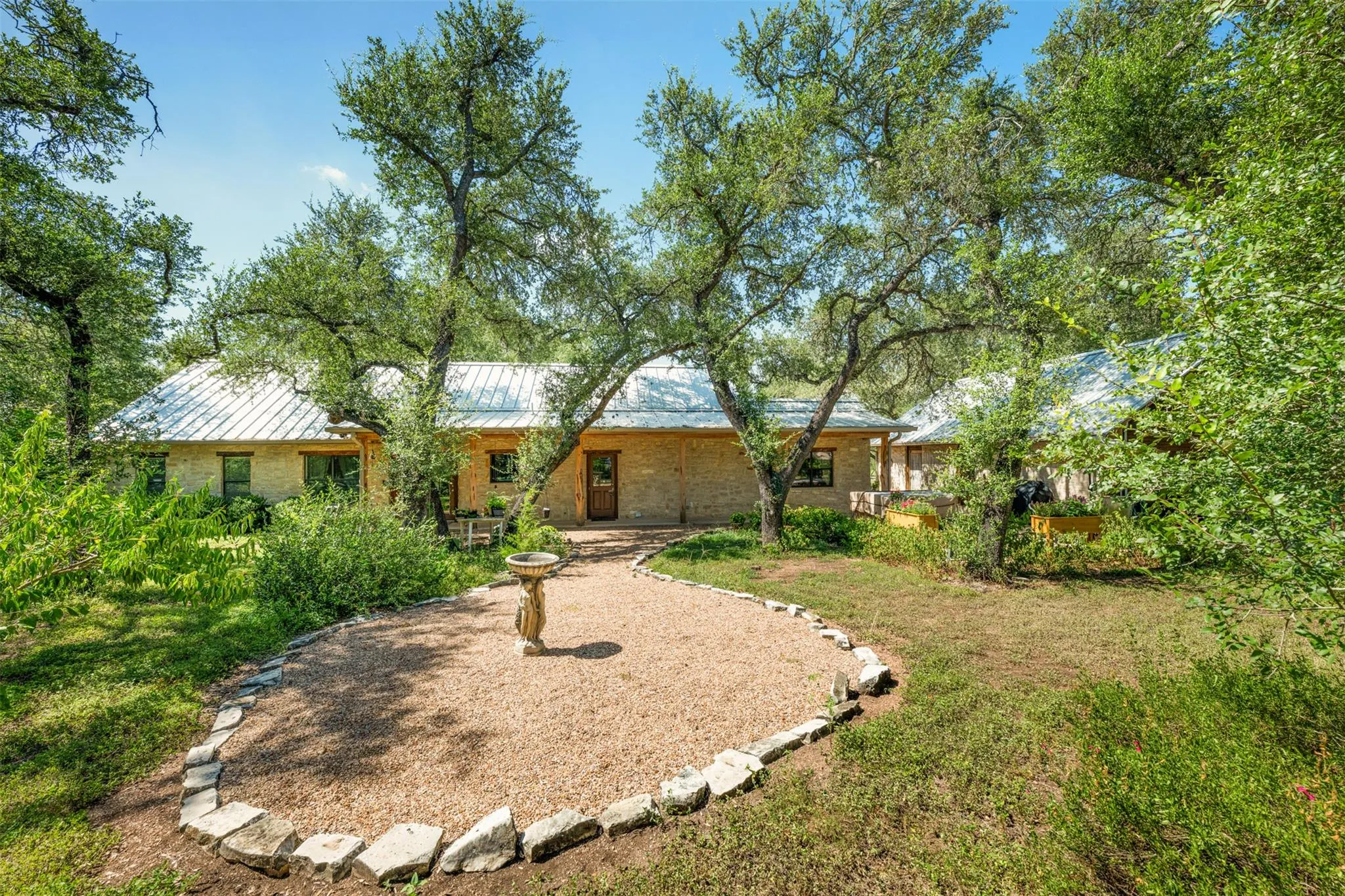 Photo of 220 MEADOWVIEW DR, Wimberley, TX, 78676