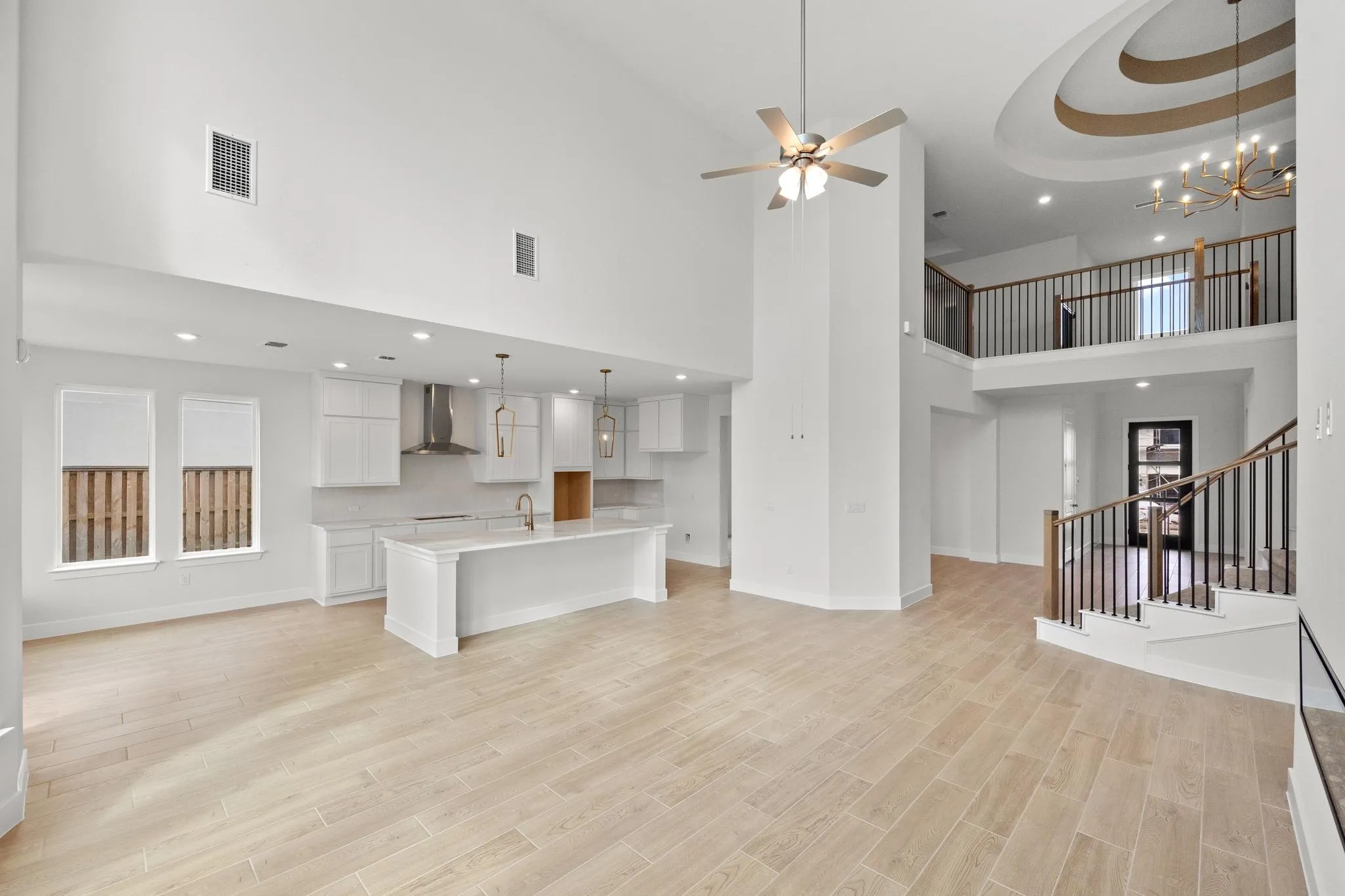 Photo 5 of 312 LIGHTSTONE DR