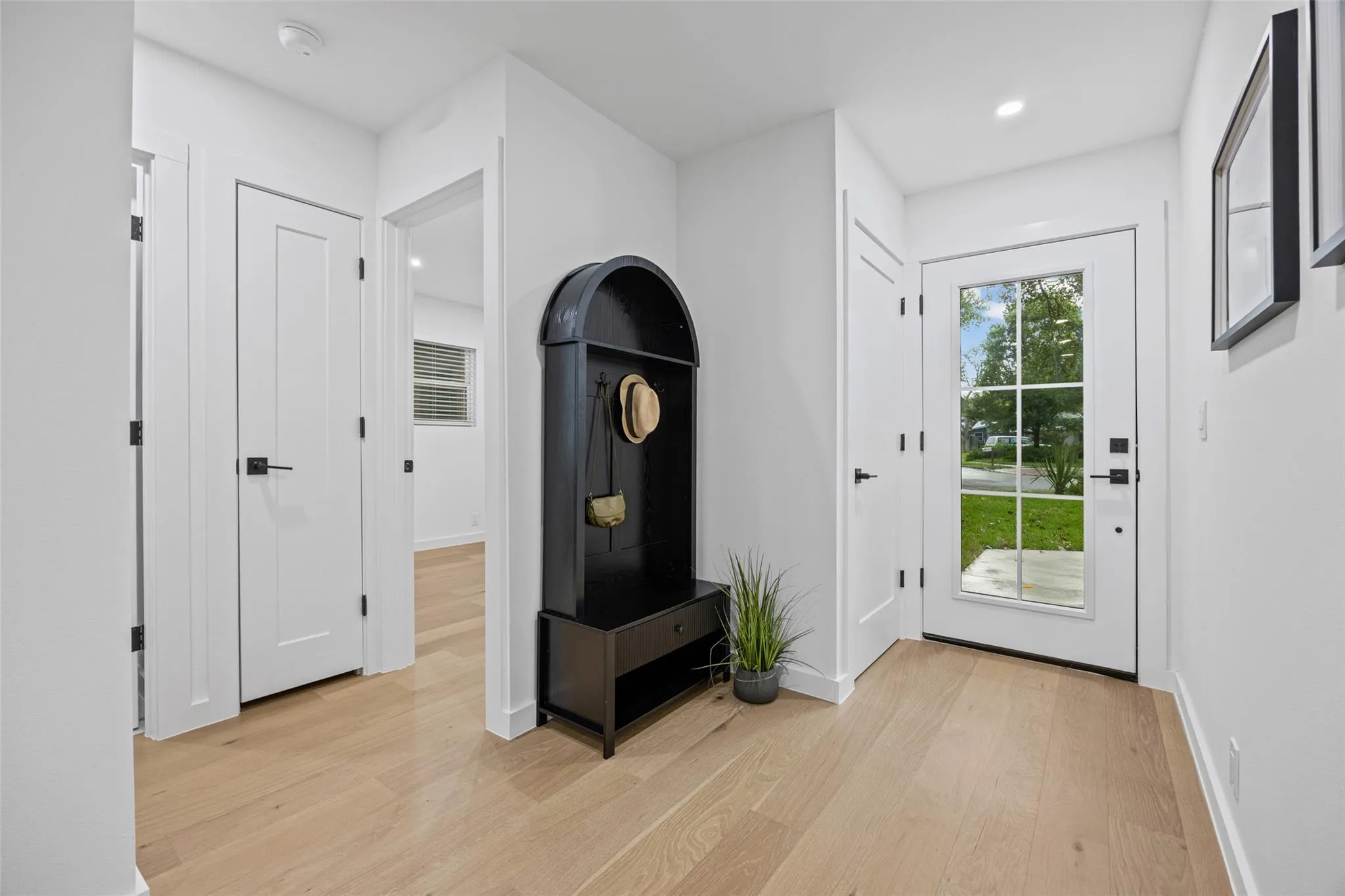 Photo 5 of 6507 PEVENSEY DR