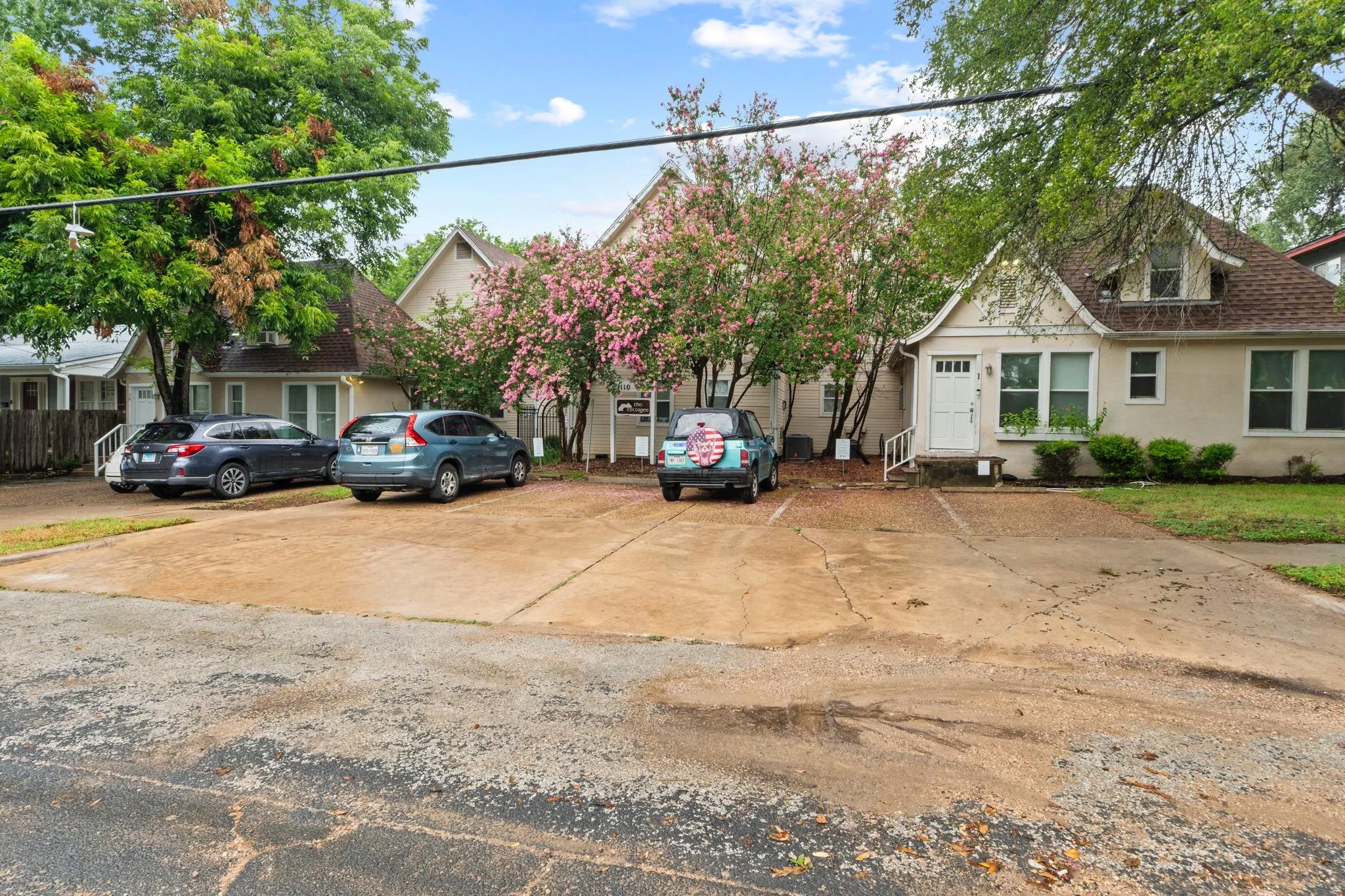 Photo 2 of 1110 W 22ND ST #2