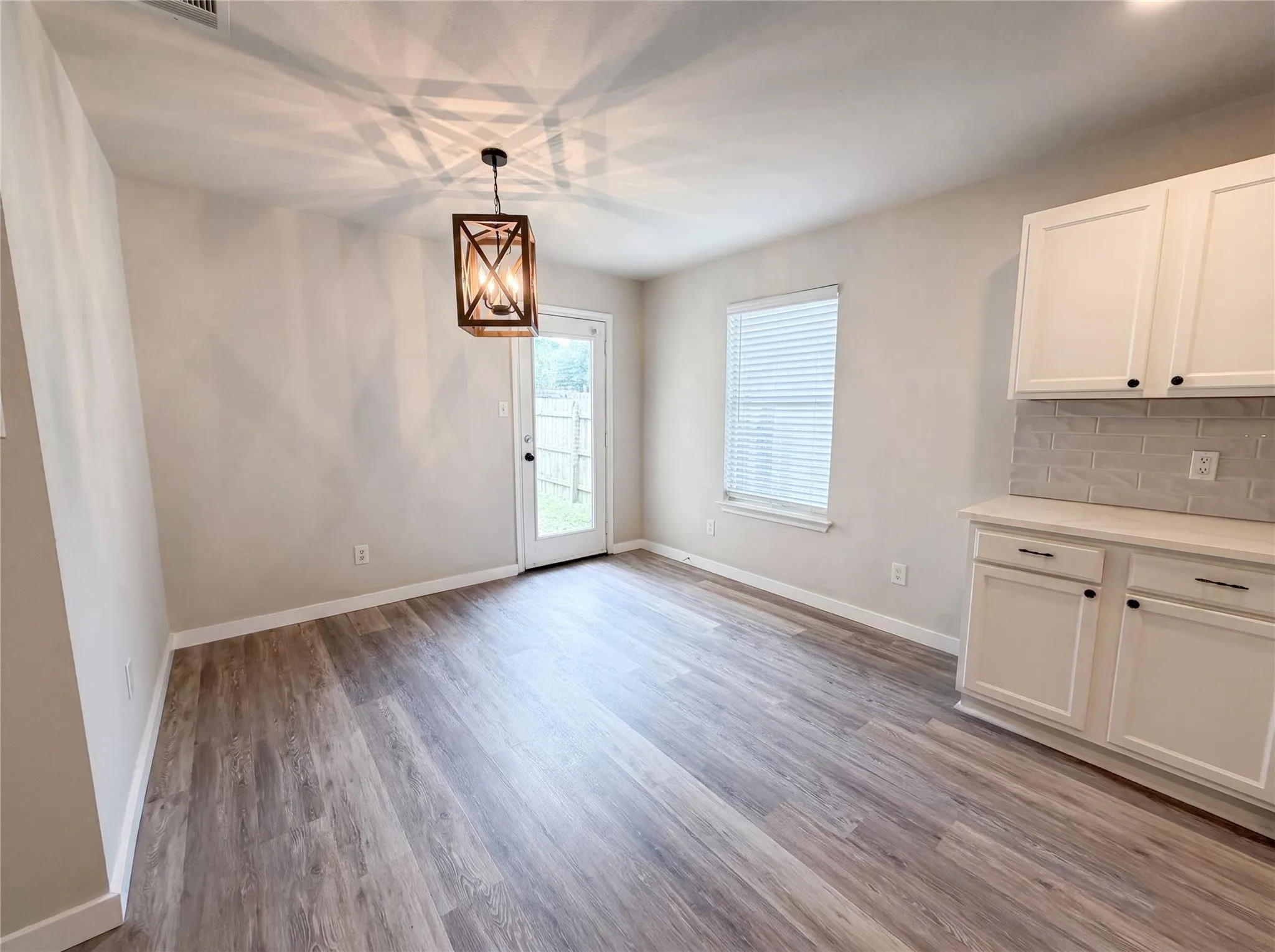 Photo 4 of 1076 SHADOW CREEK BLVD