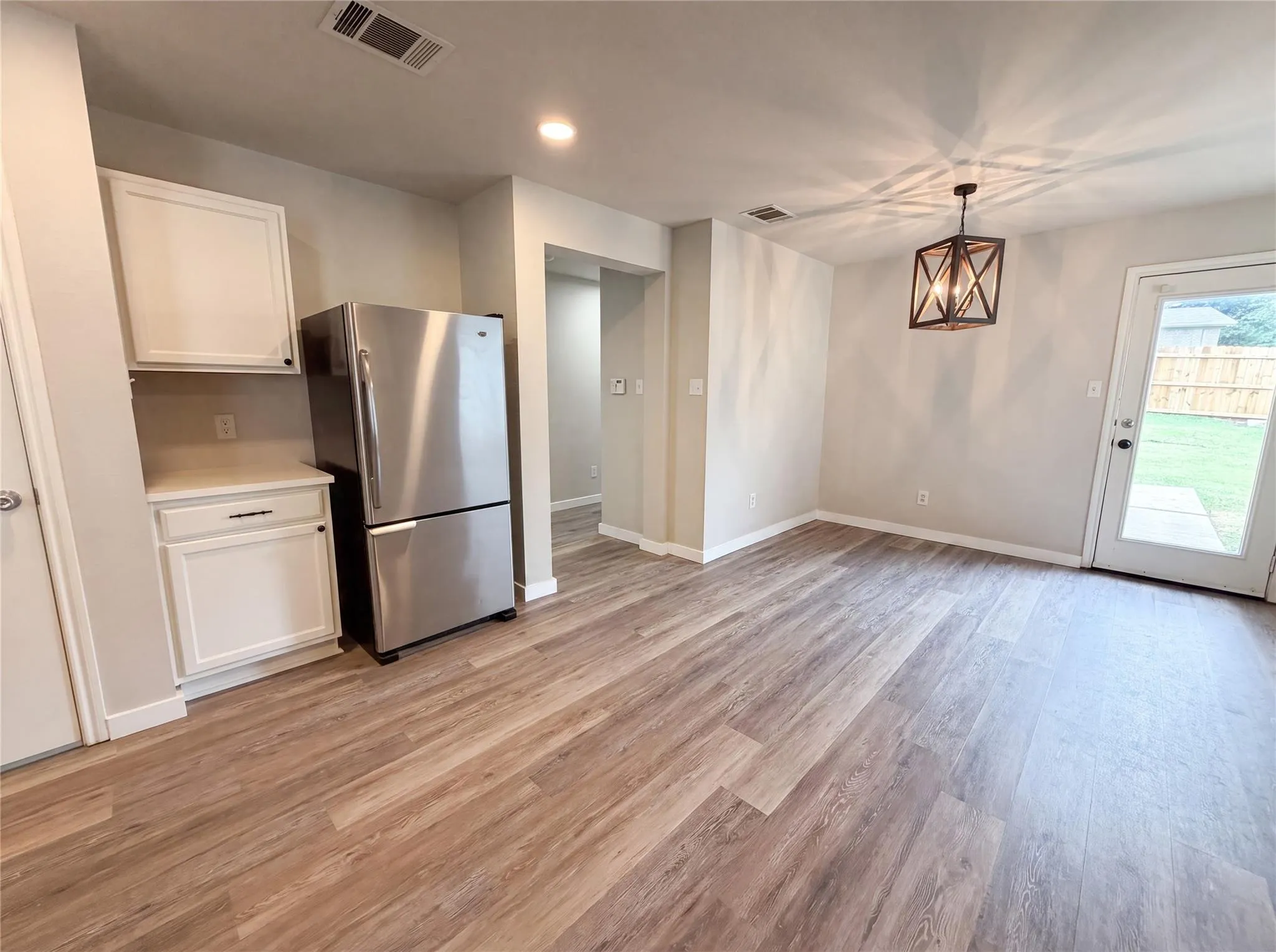 Photo 5 of 1076 SHADOW CREEK BLVD