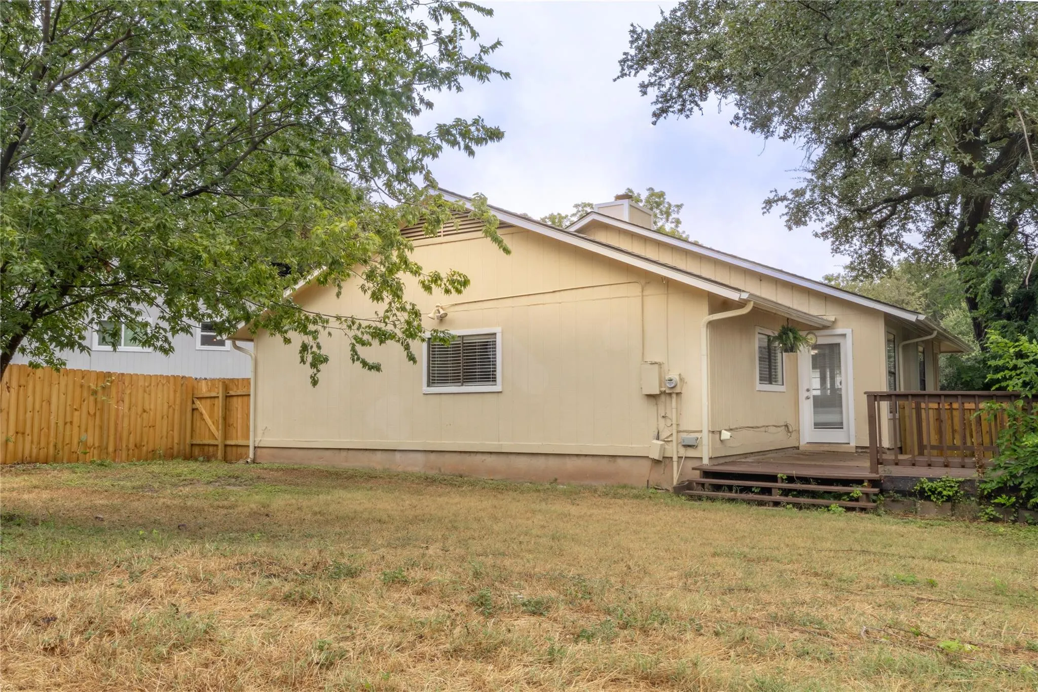 Photo 4 of 12903 CAMPOS DR