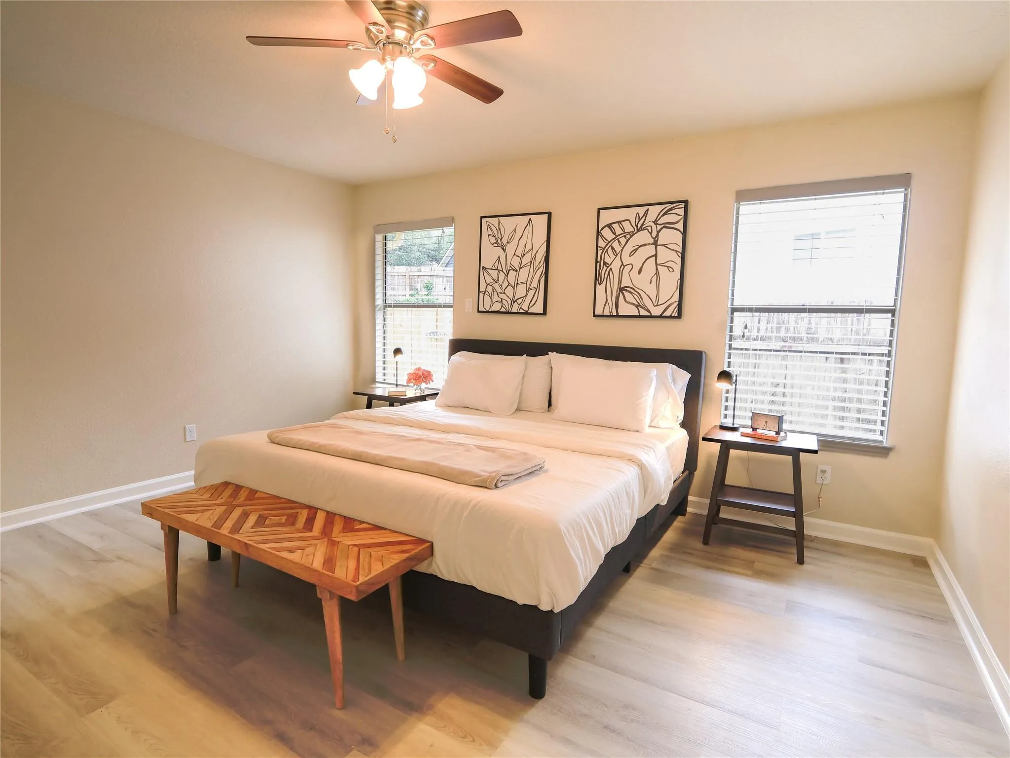 Photo 3 of 12903 CAMPOS DR