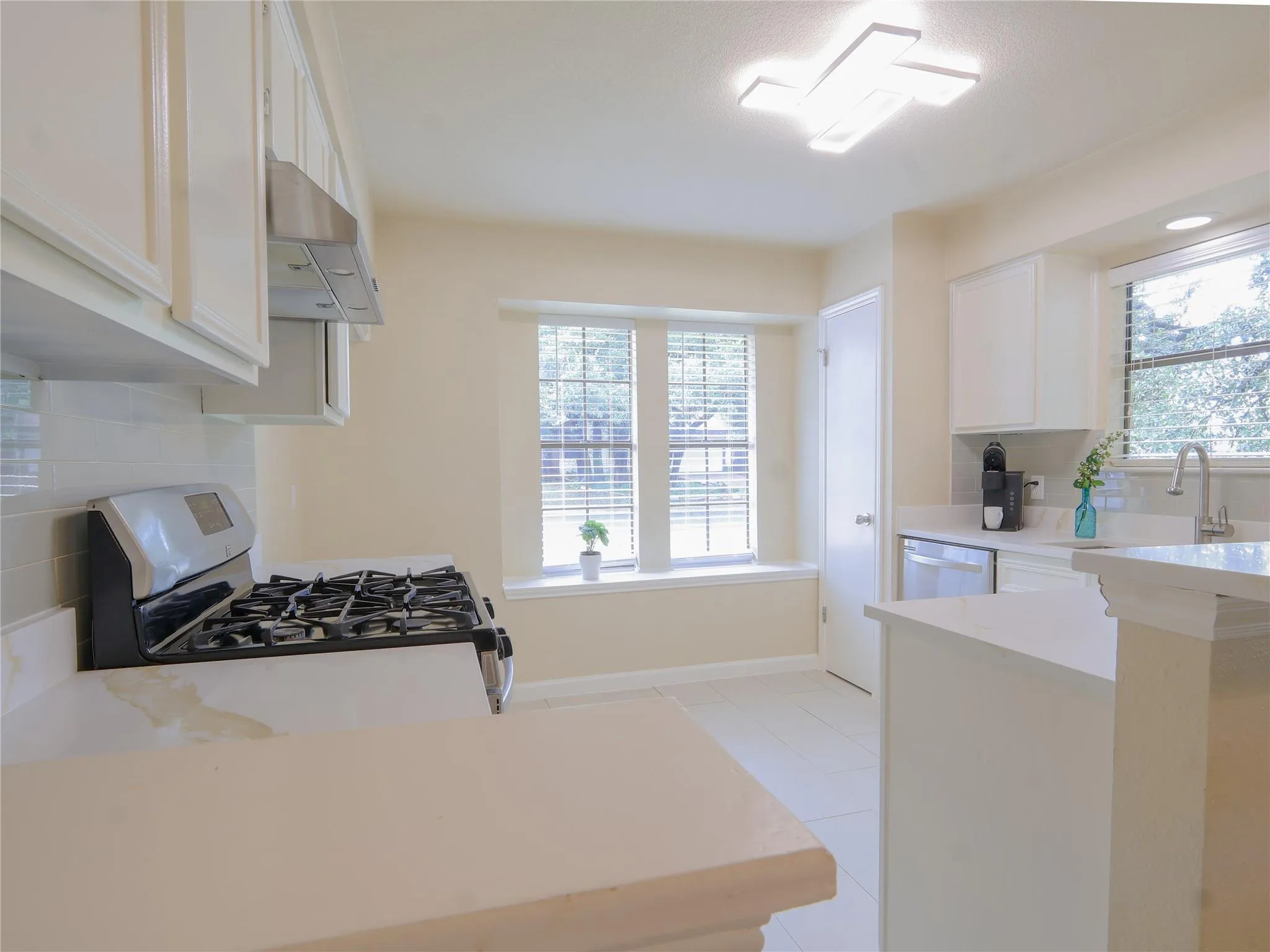 Photo 2 of 12903 CAMPOS DR