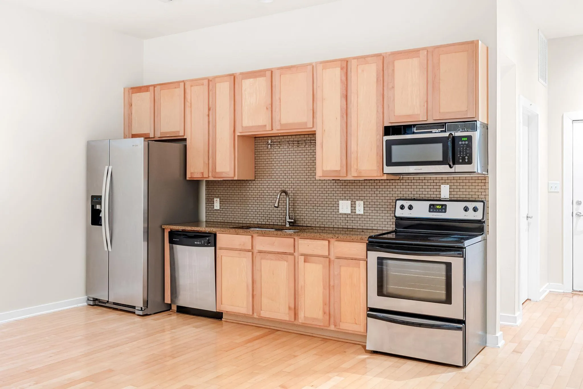 Photo 5 of 2931 E 12TH ST #201